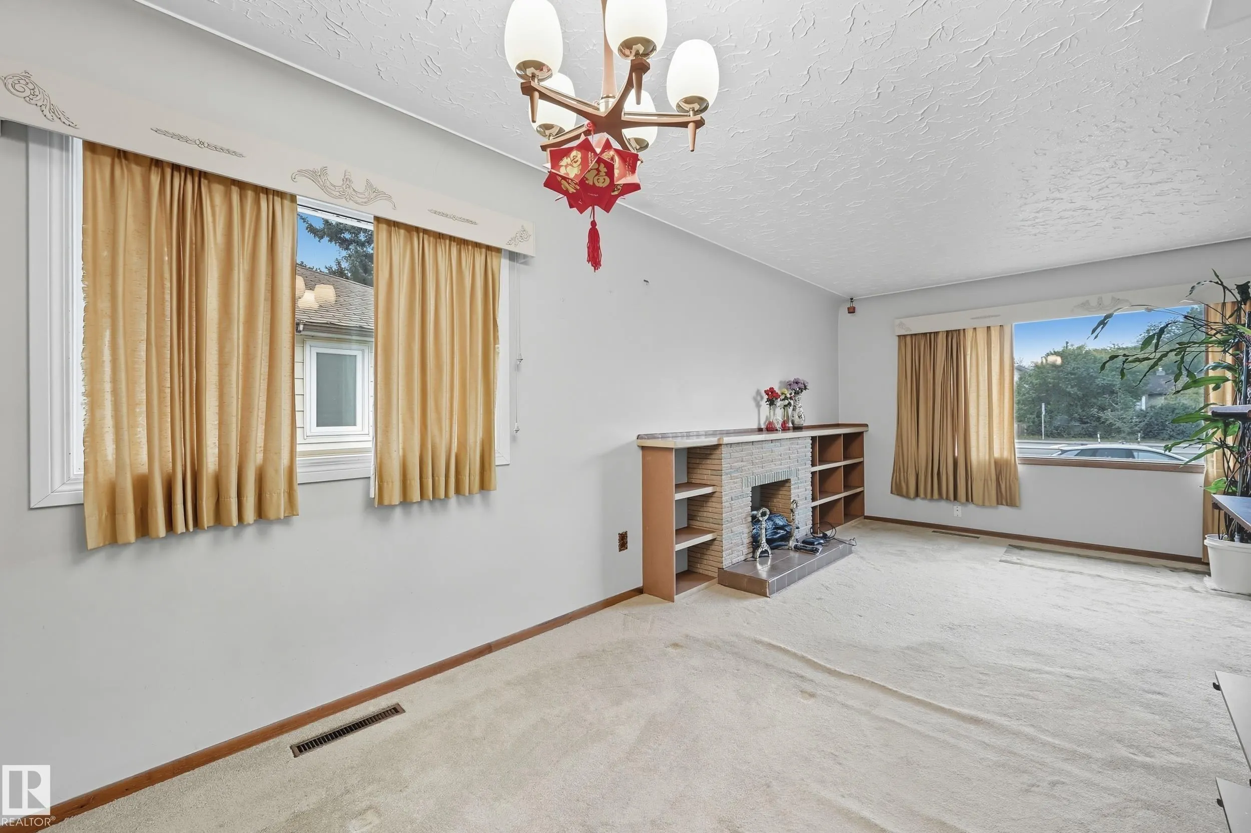 10907 149 Street