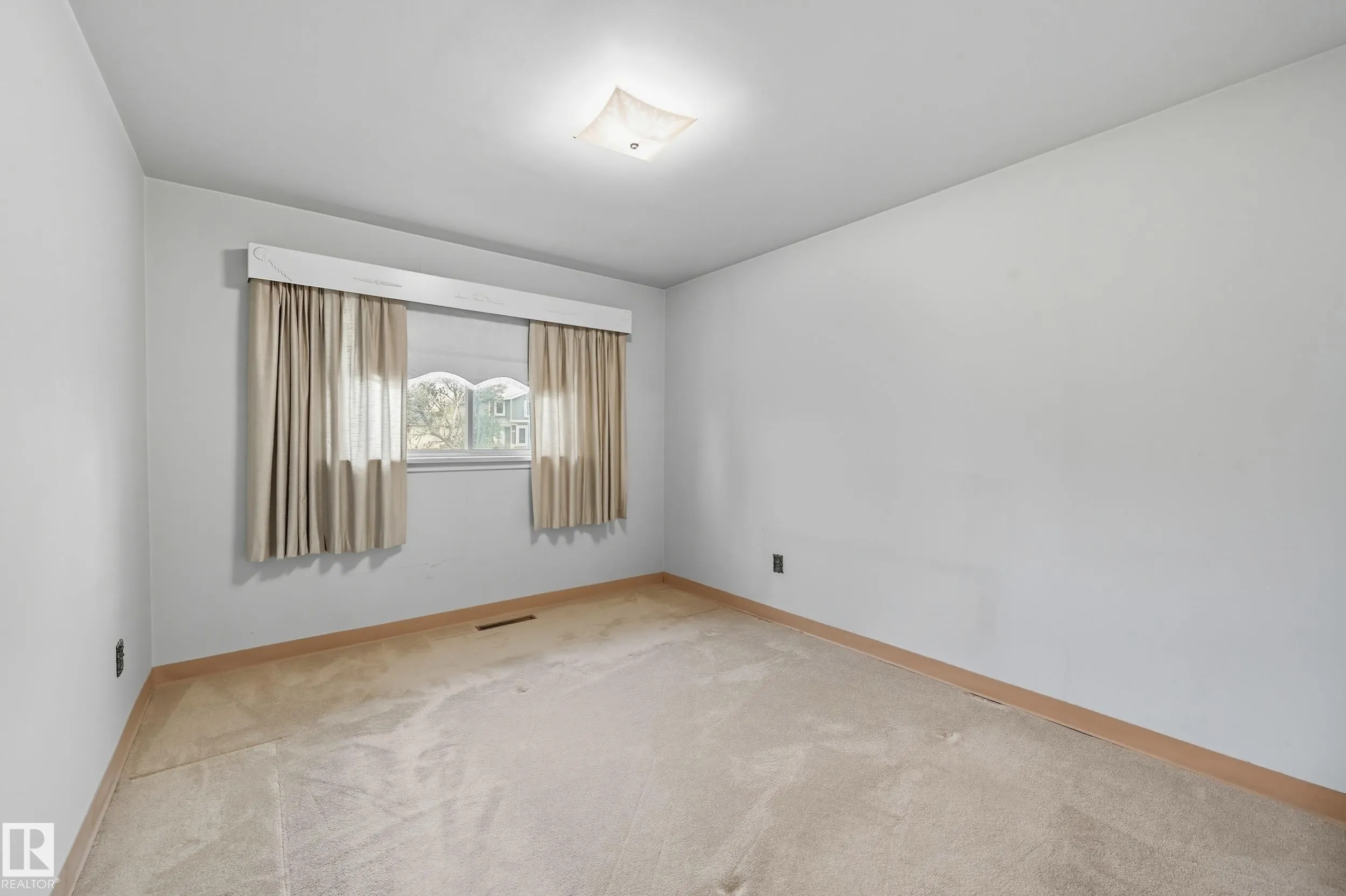 10907 149 Street