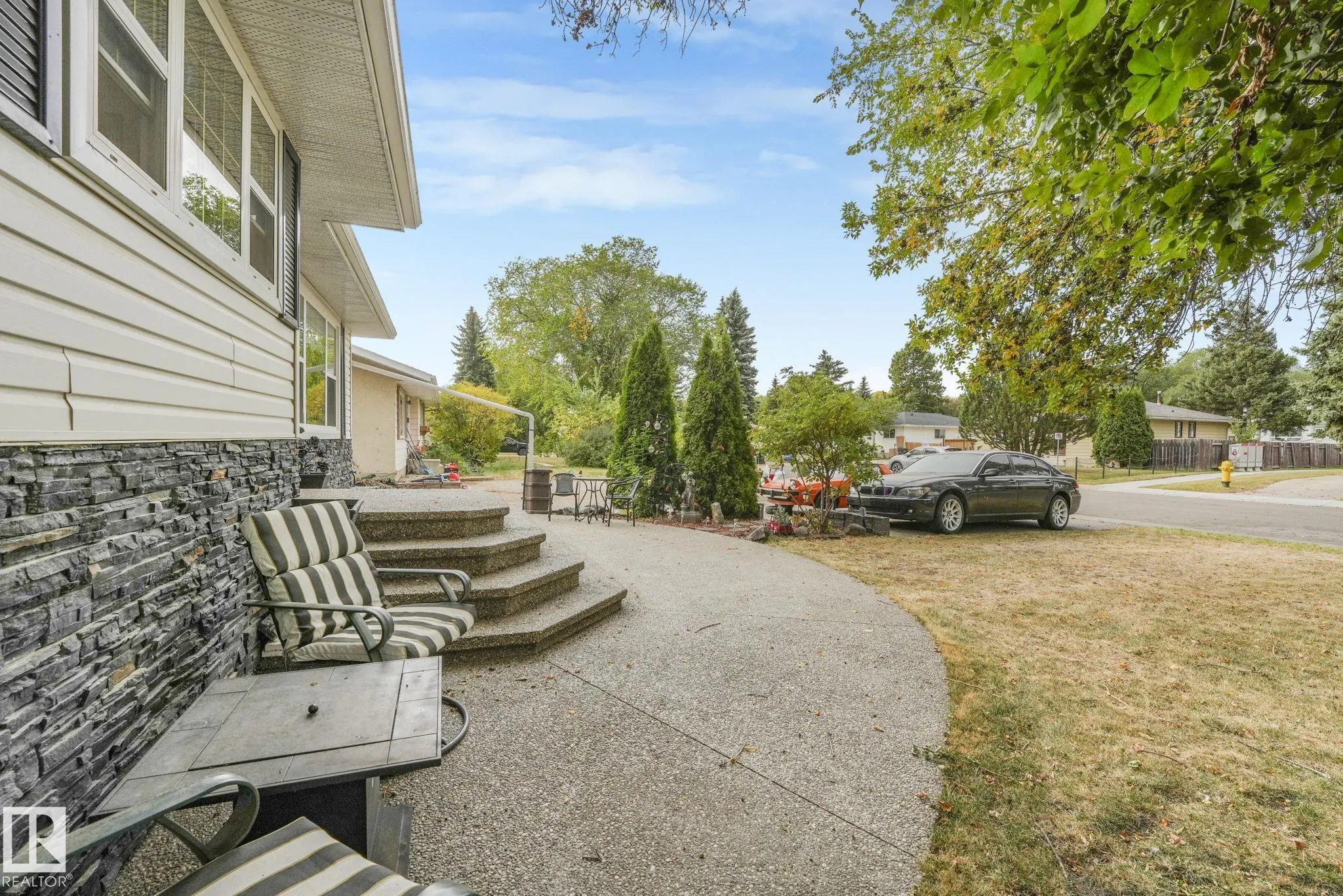 135 MARION Drive
