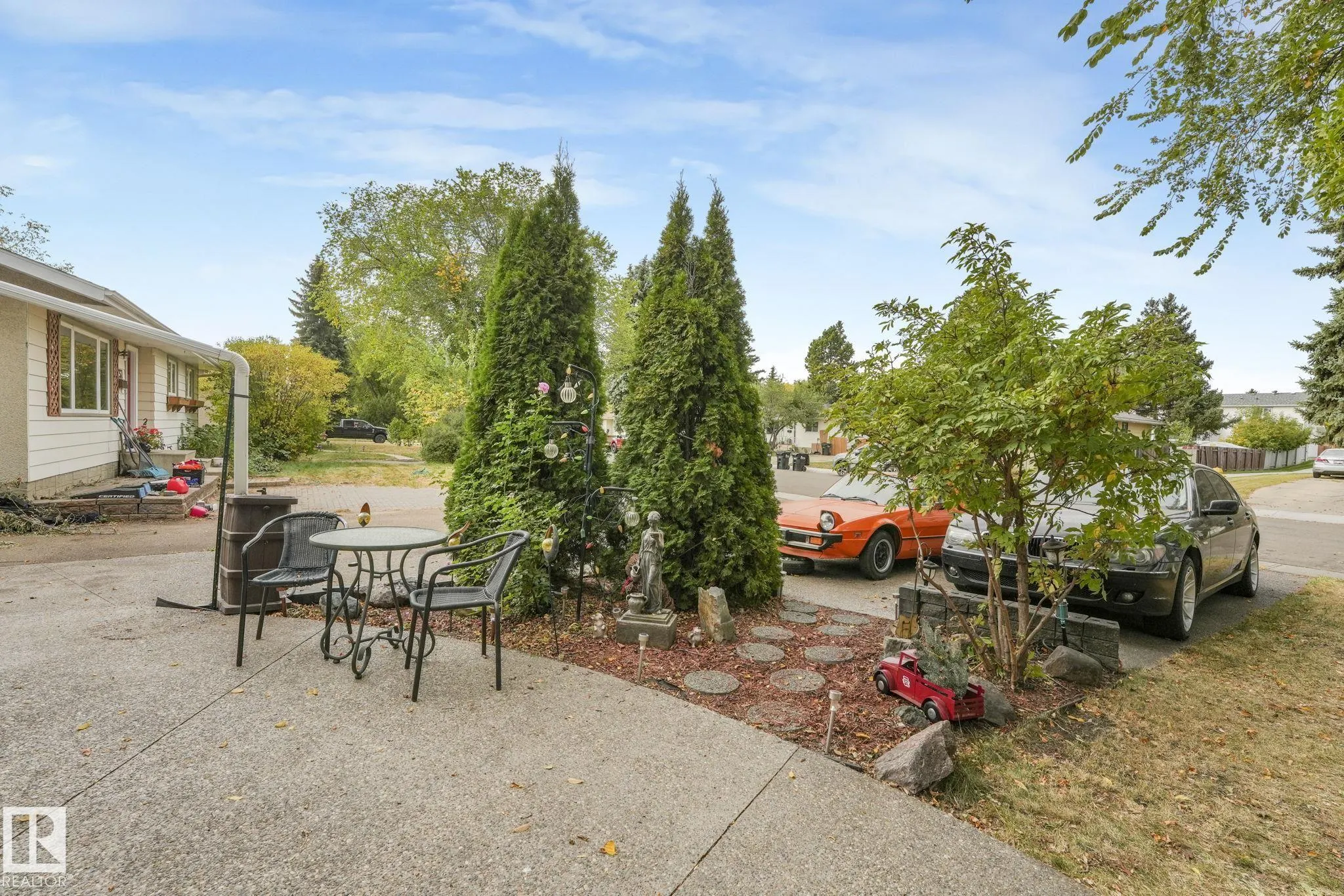 135 MARION Drive