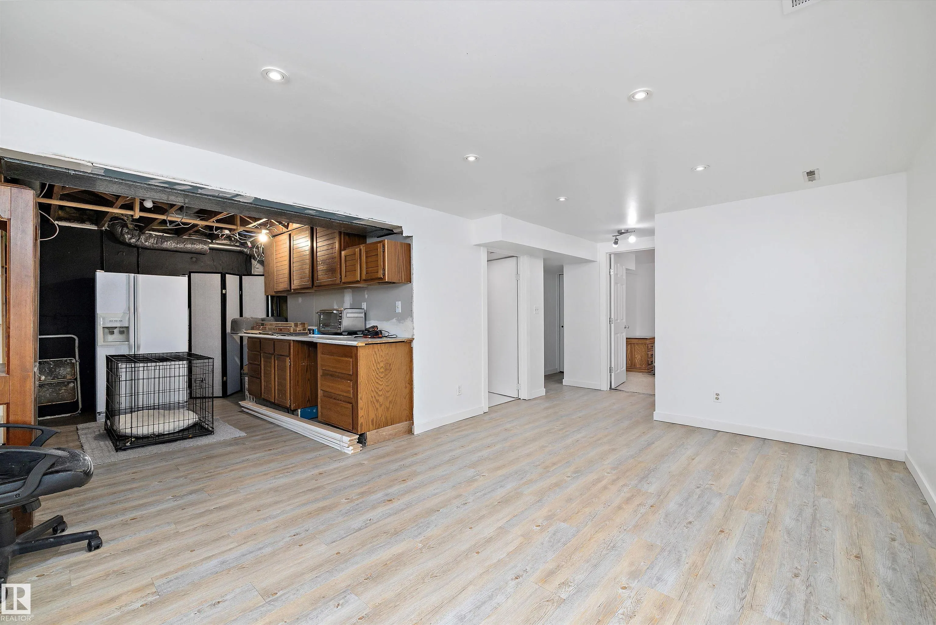 8006 75 Street