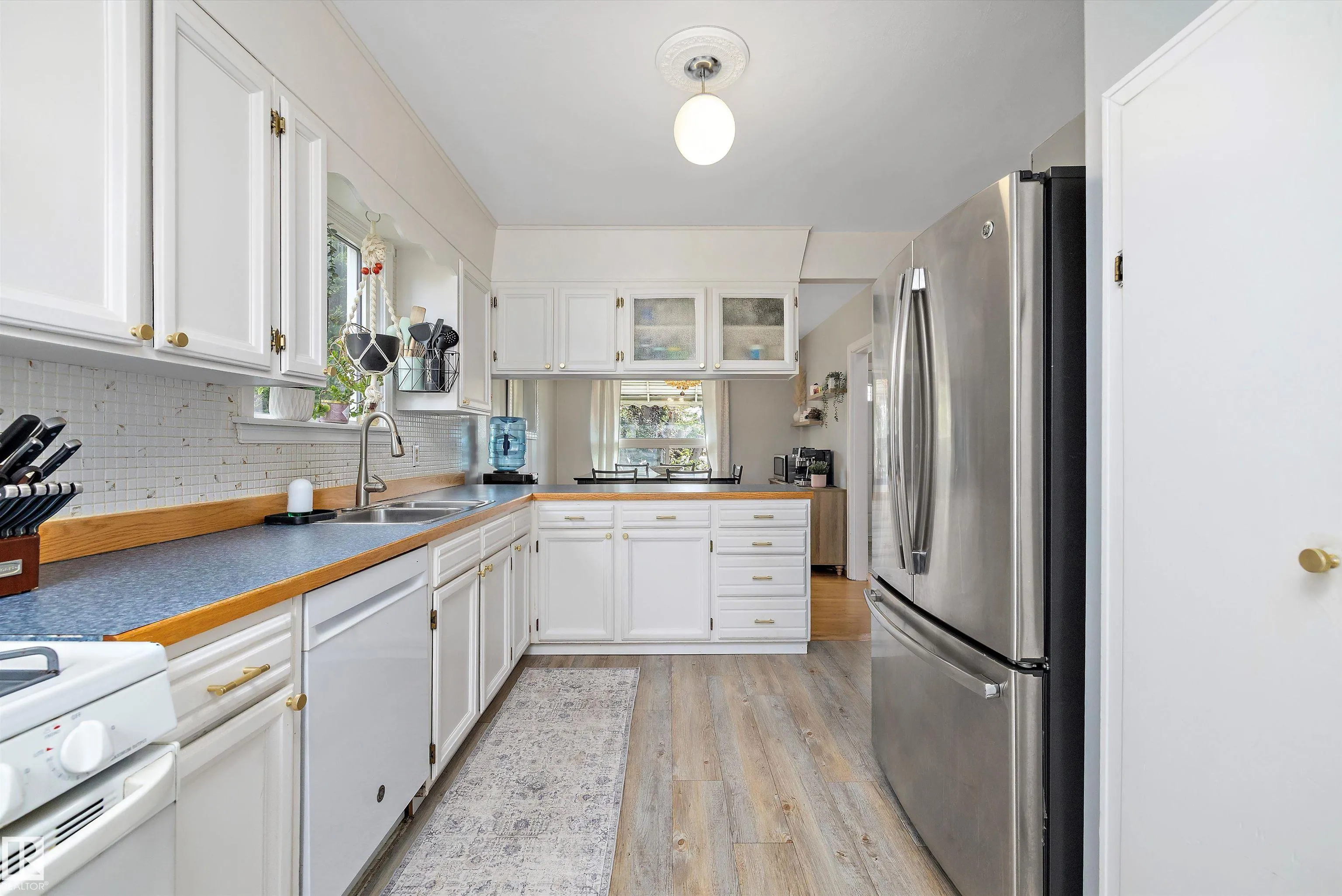 8006 75 Street