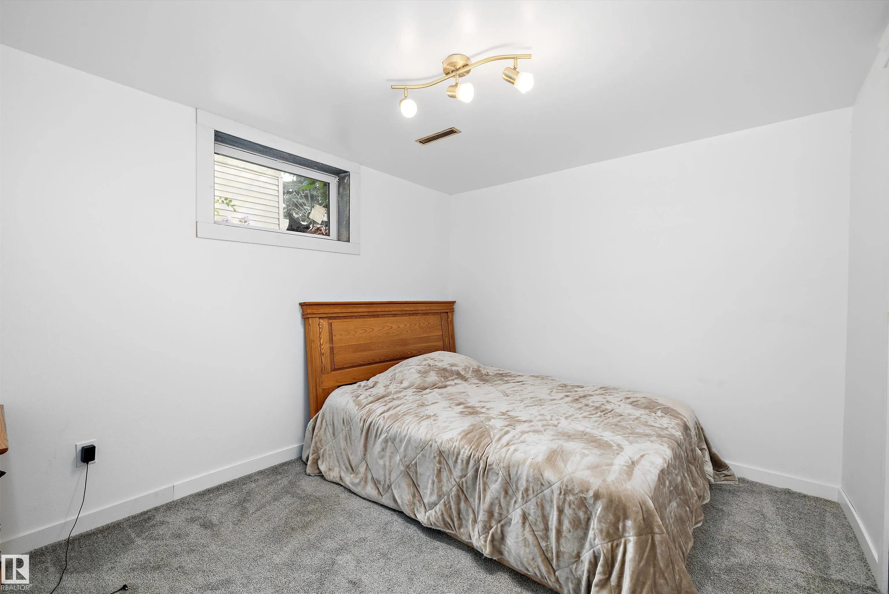 8006 75 Street