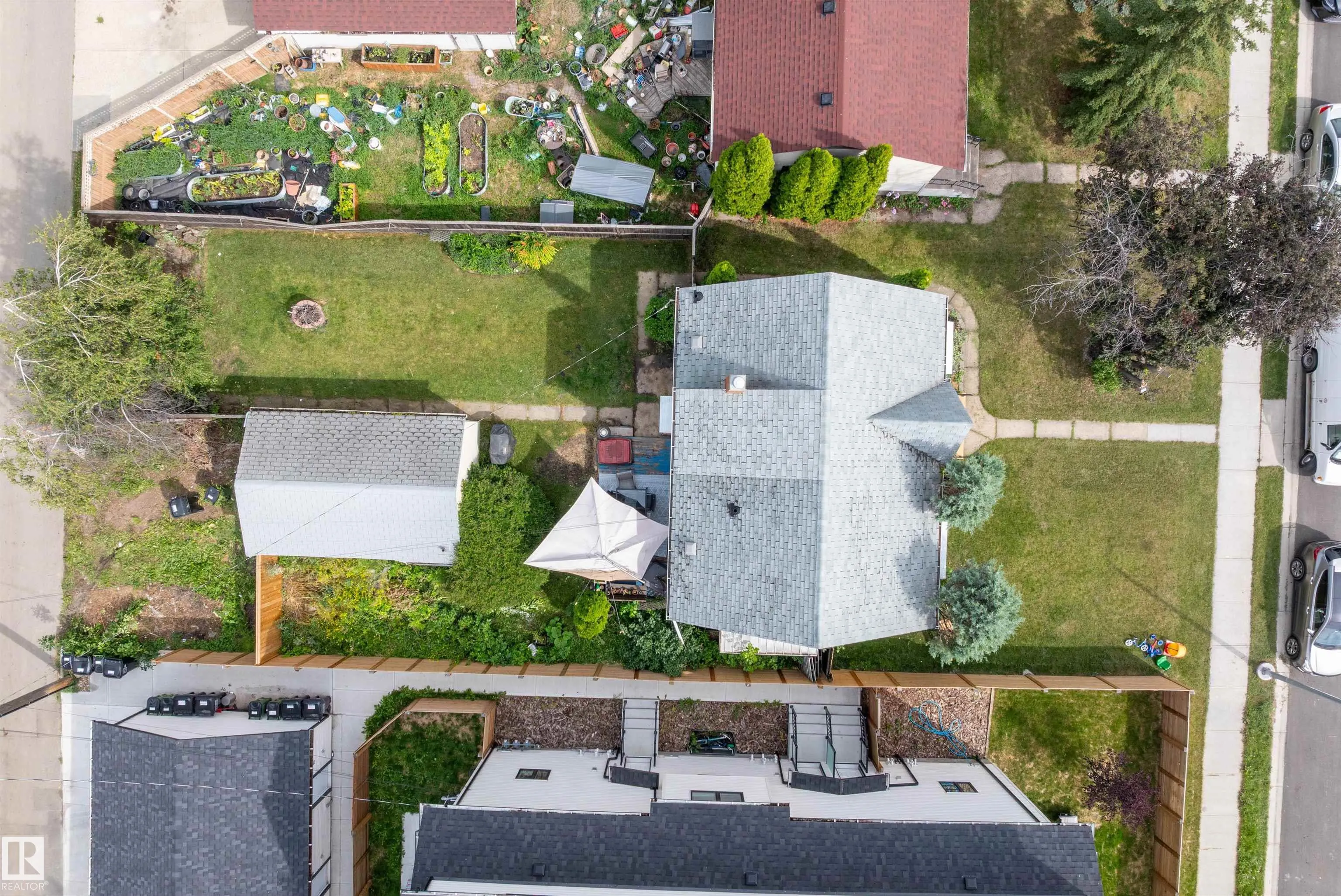 8006 75 Street