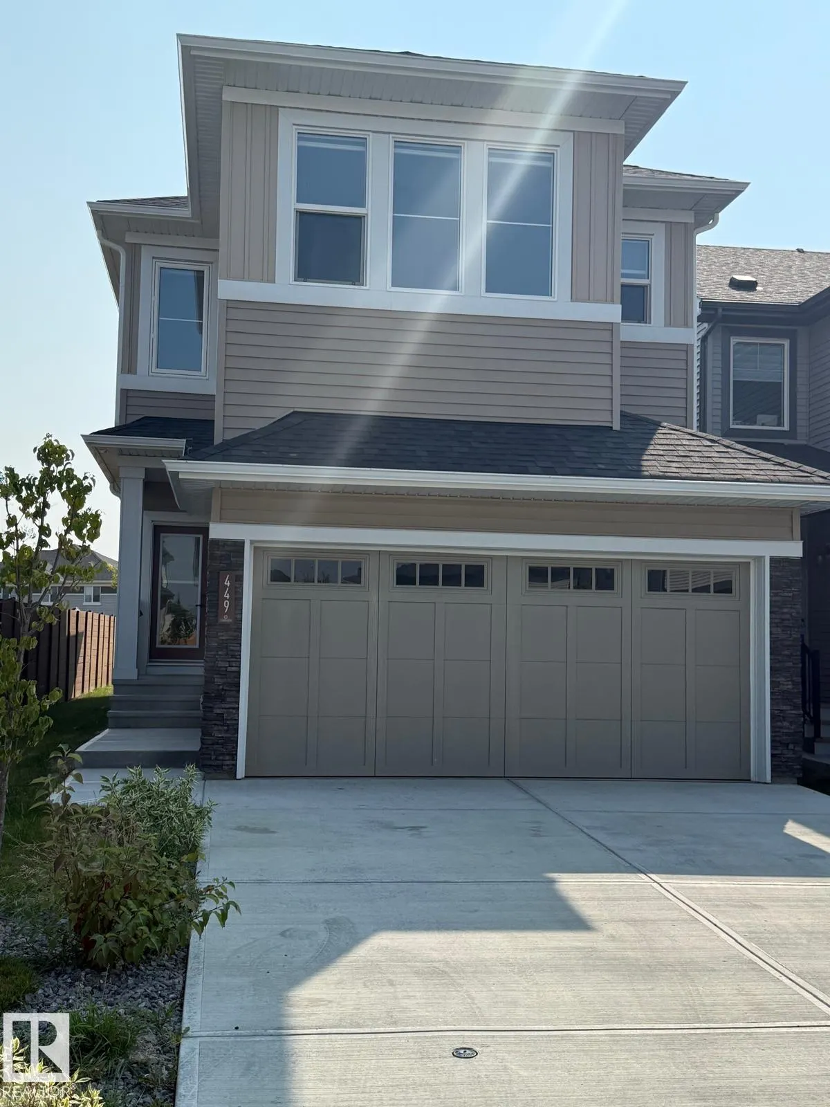449 CONROY Crescent