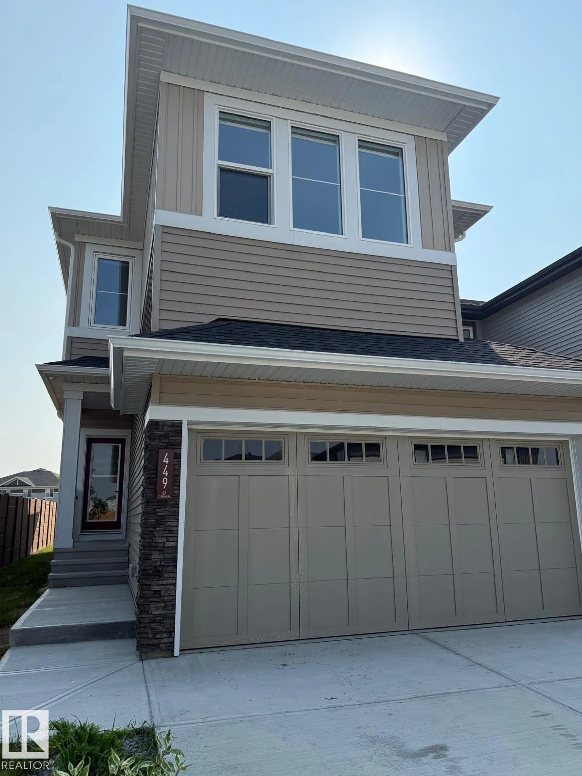 449 CONROY Crescent