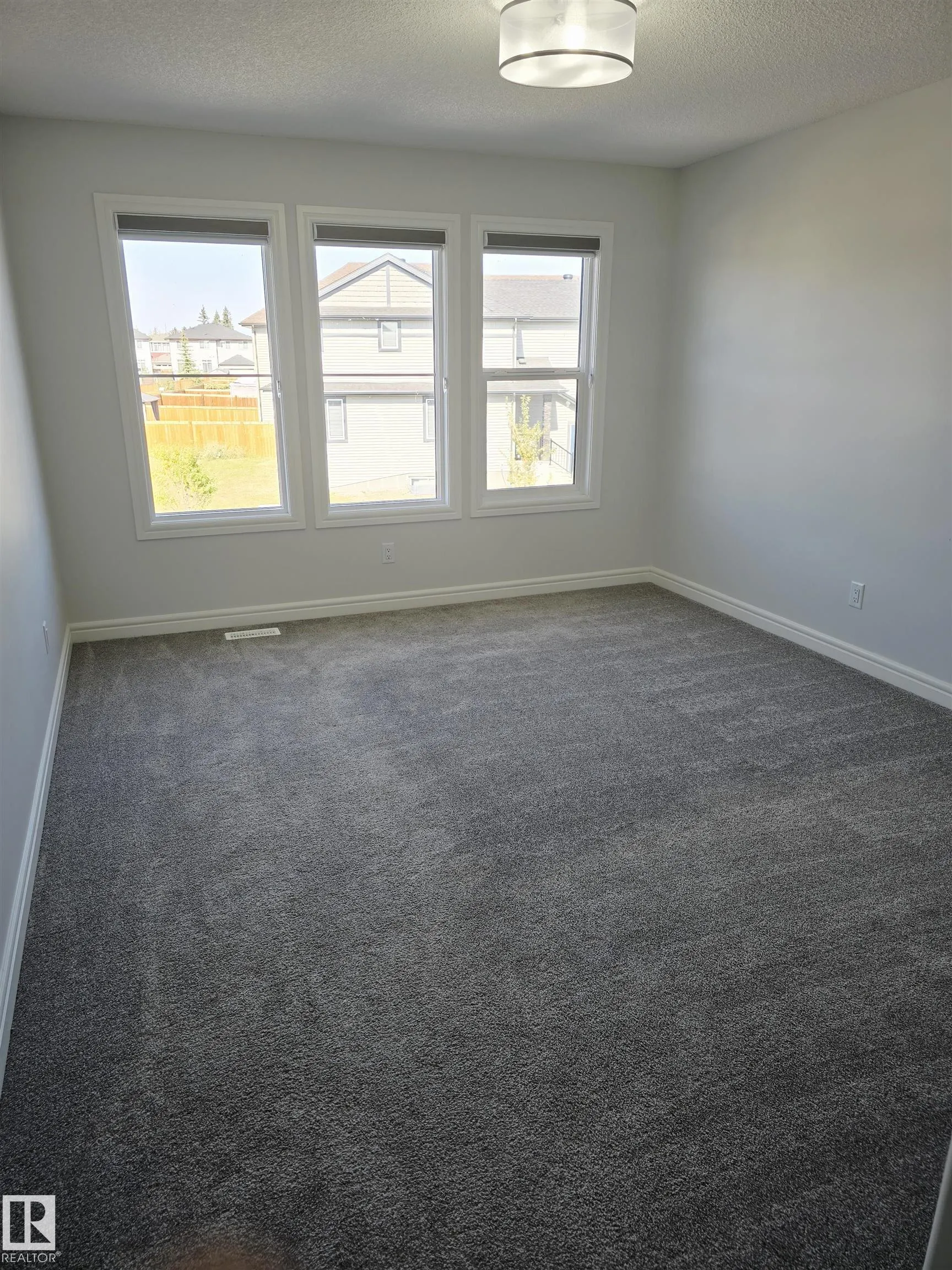 449 CONROY Crescent