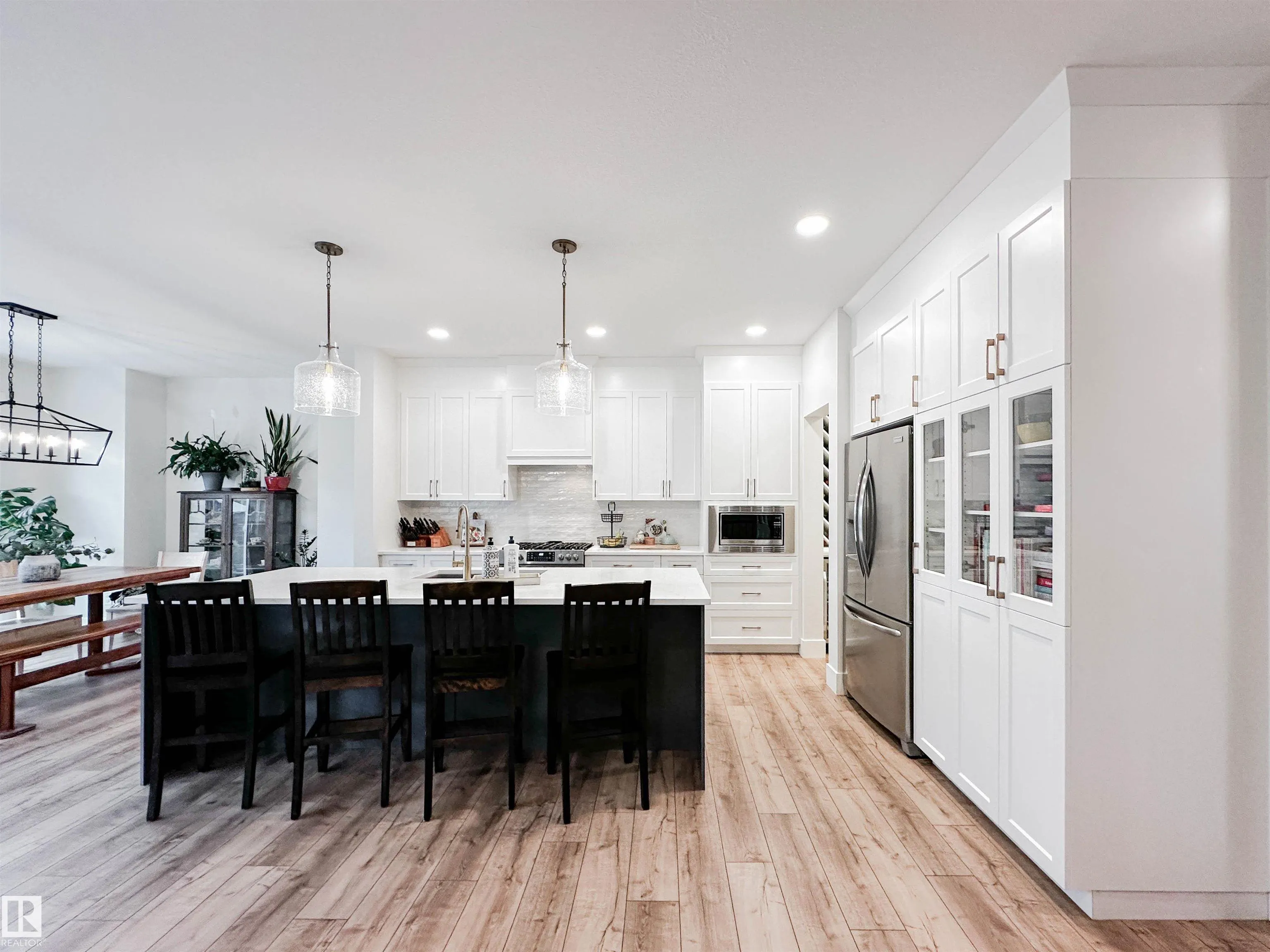 18 JENNIFER Crescent