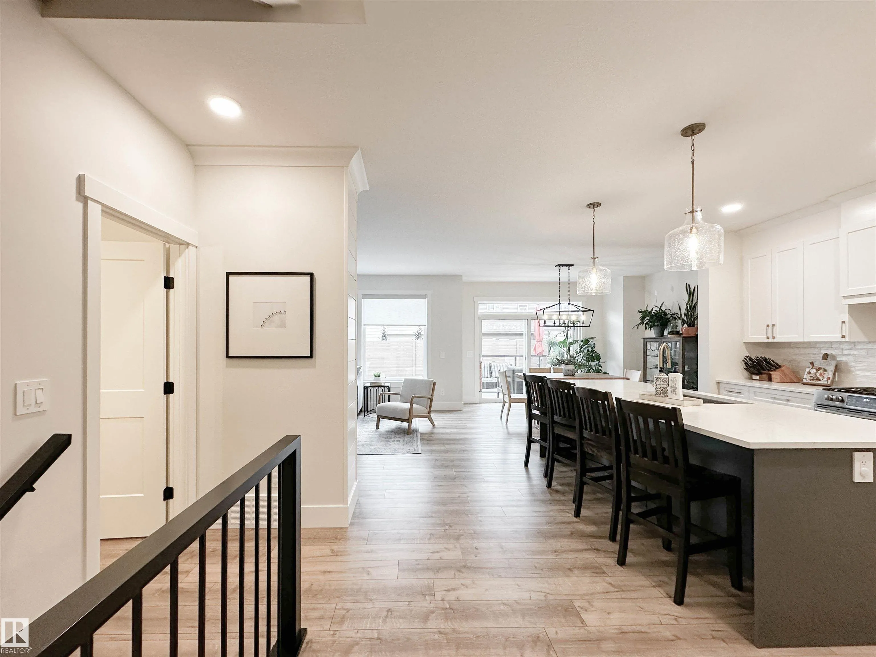 18 JENNIFER Crescent