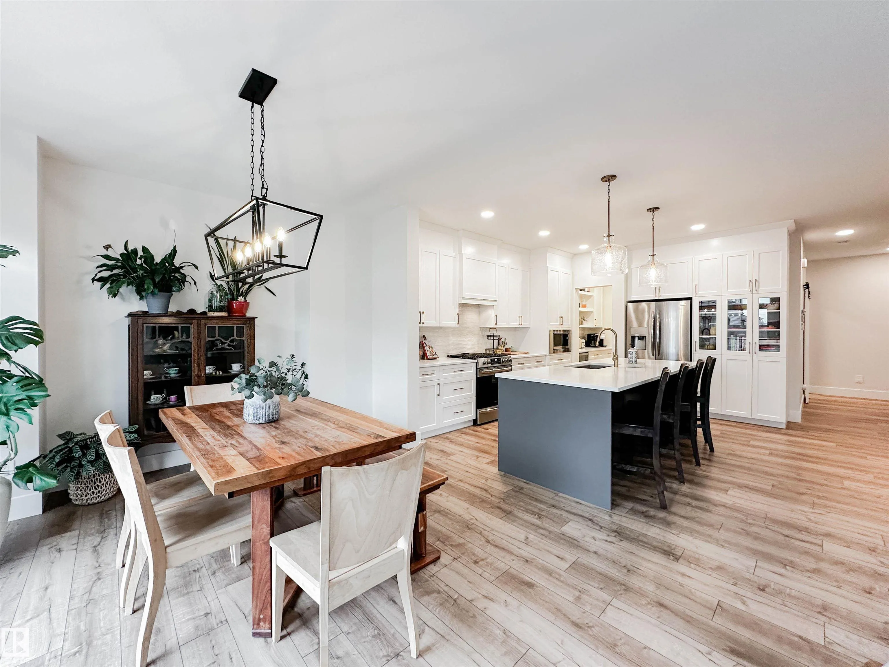 18 JENNIFER Crescent