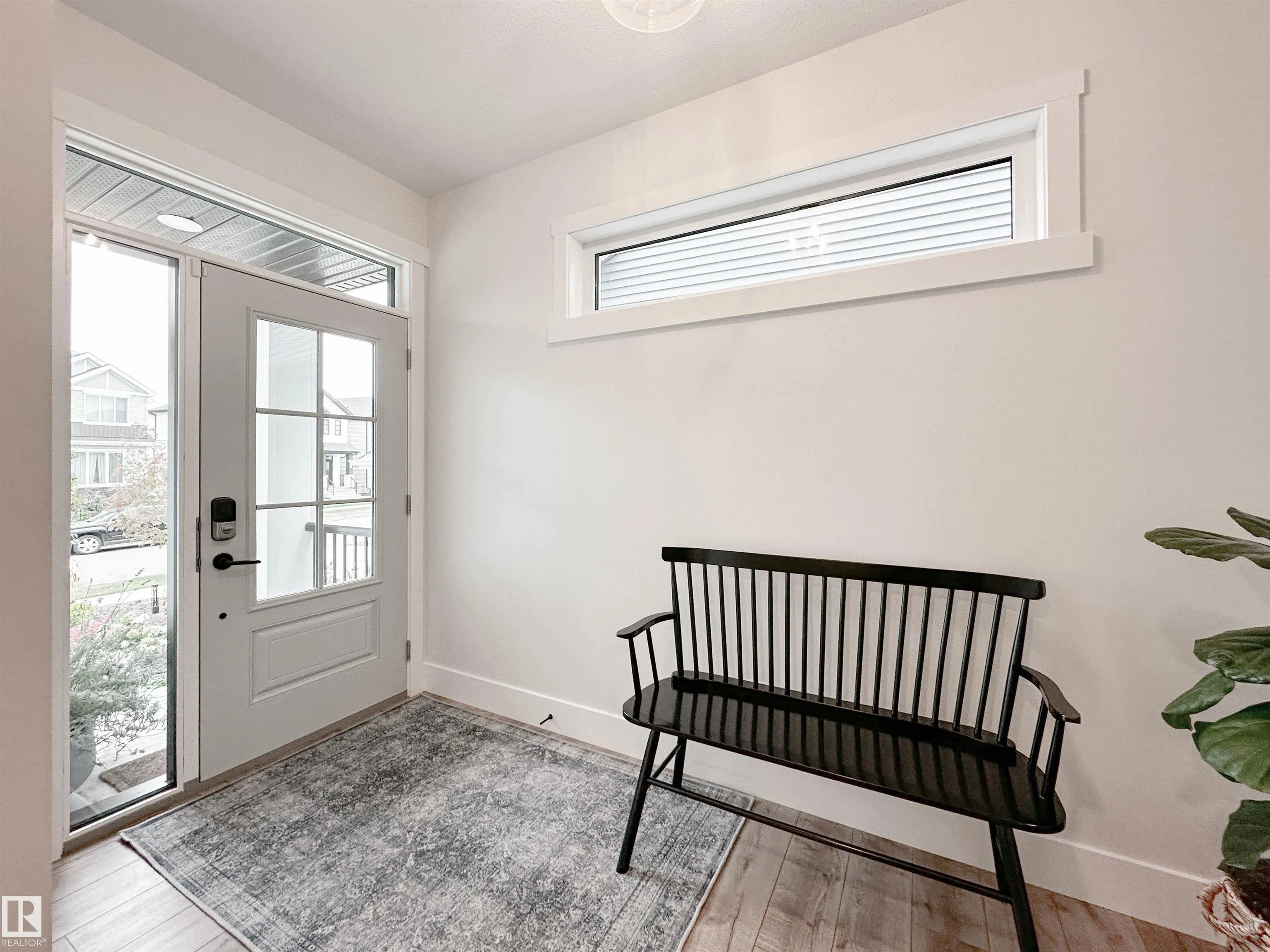 18 JENNIFER Crescent