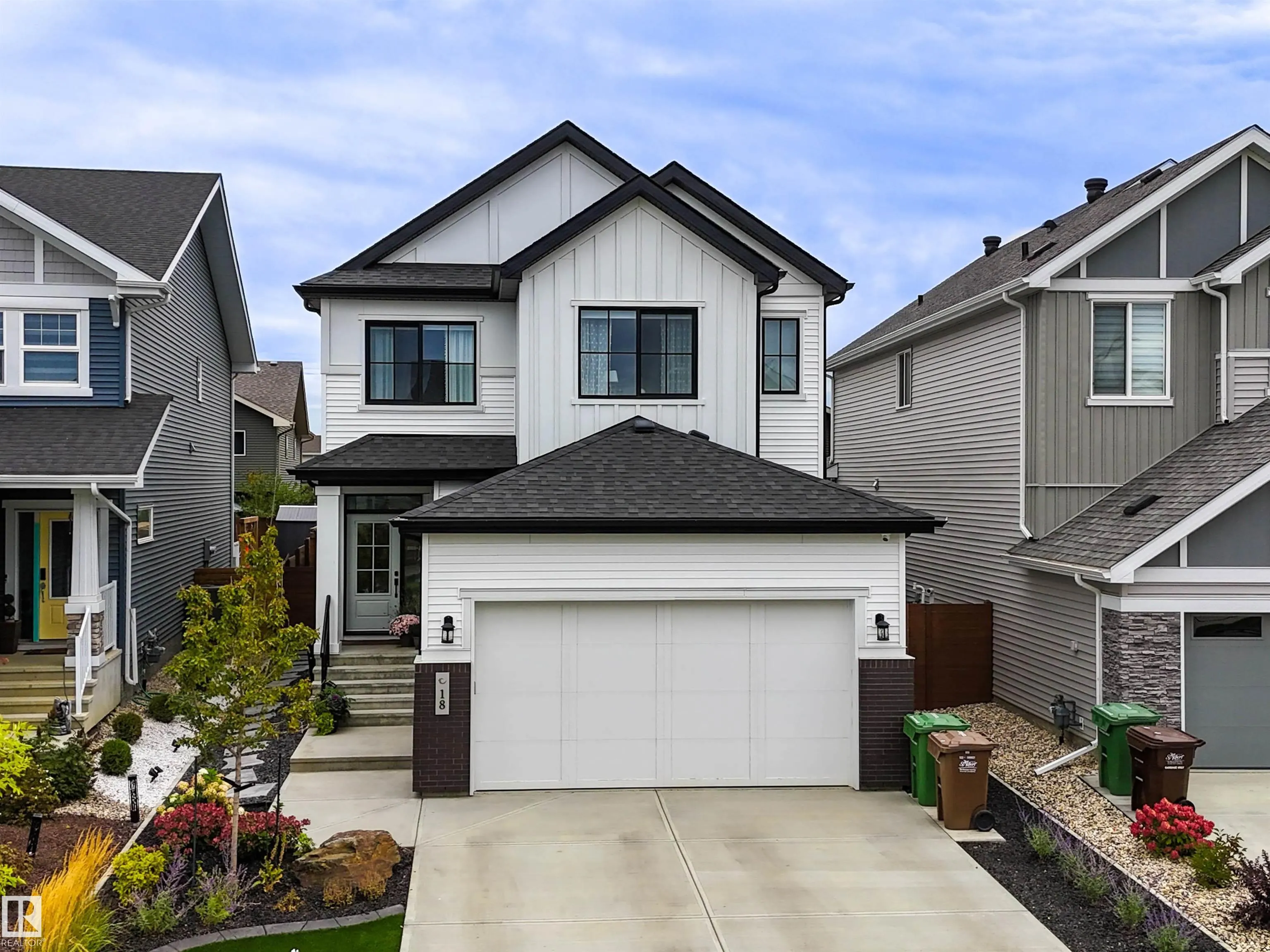 18 JENNIFER Crescent