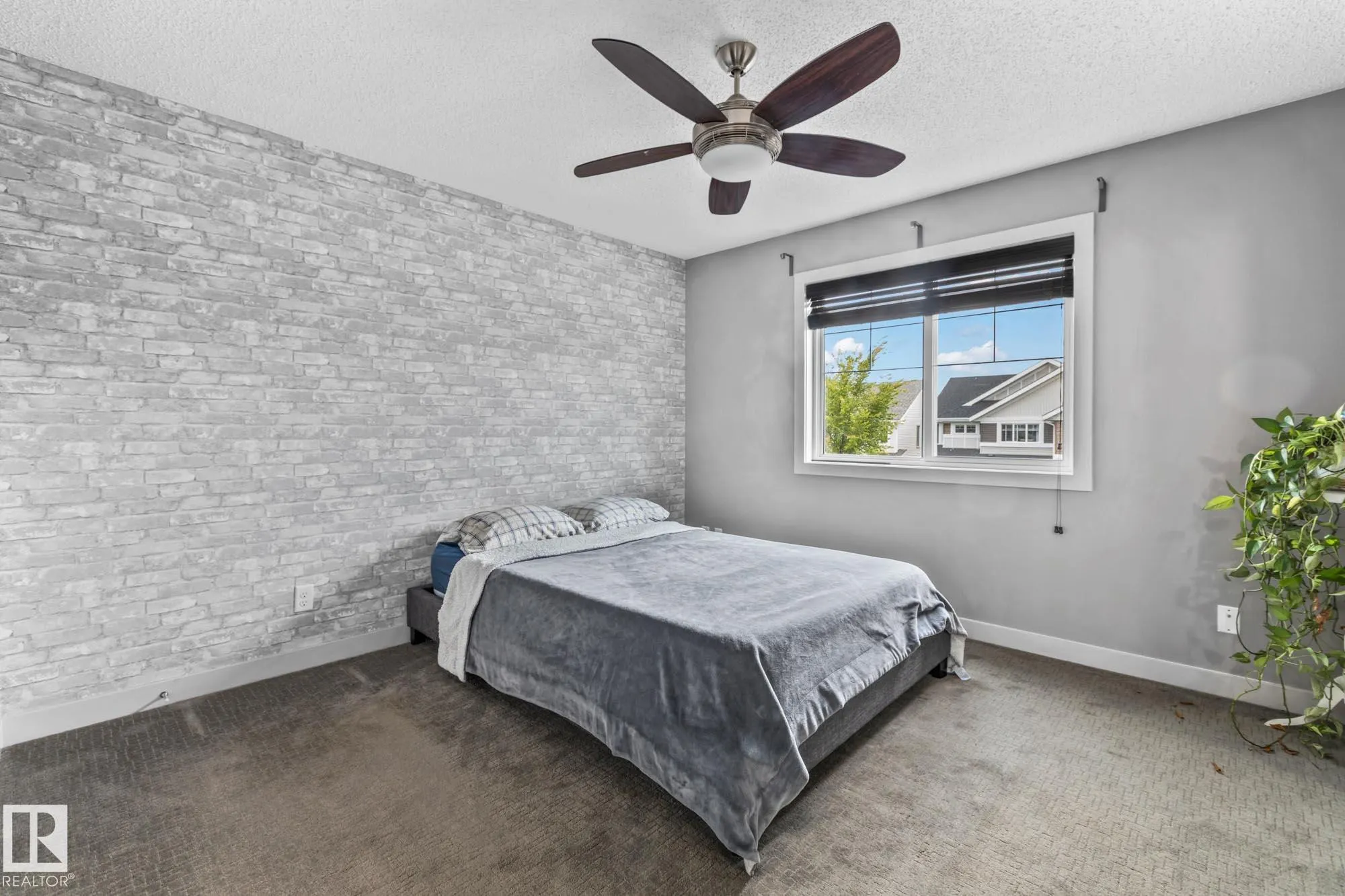 2390 SPARROW Crescent