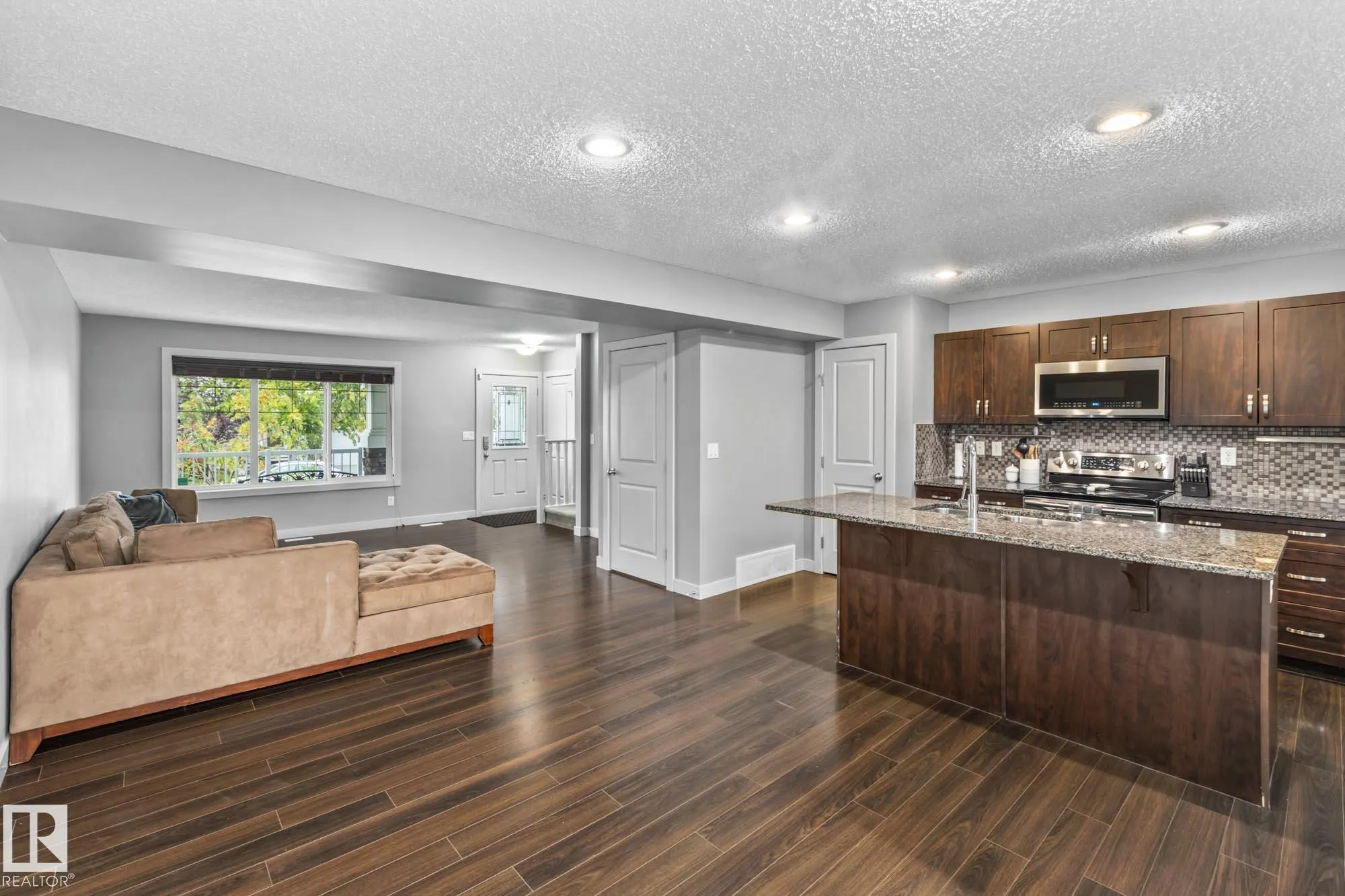 2390 SPARROW Crescent