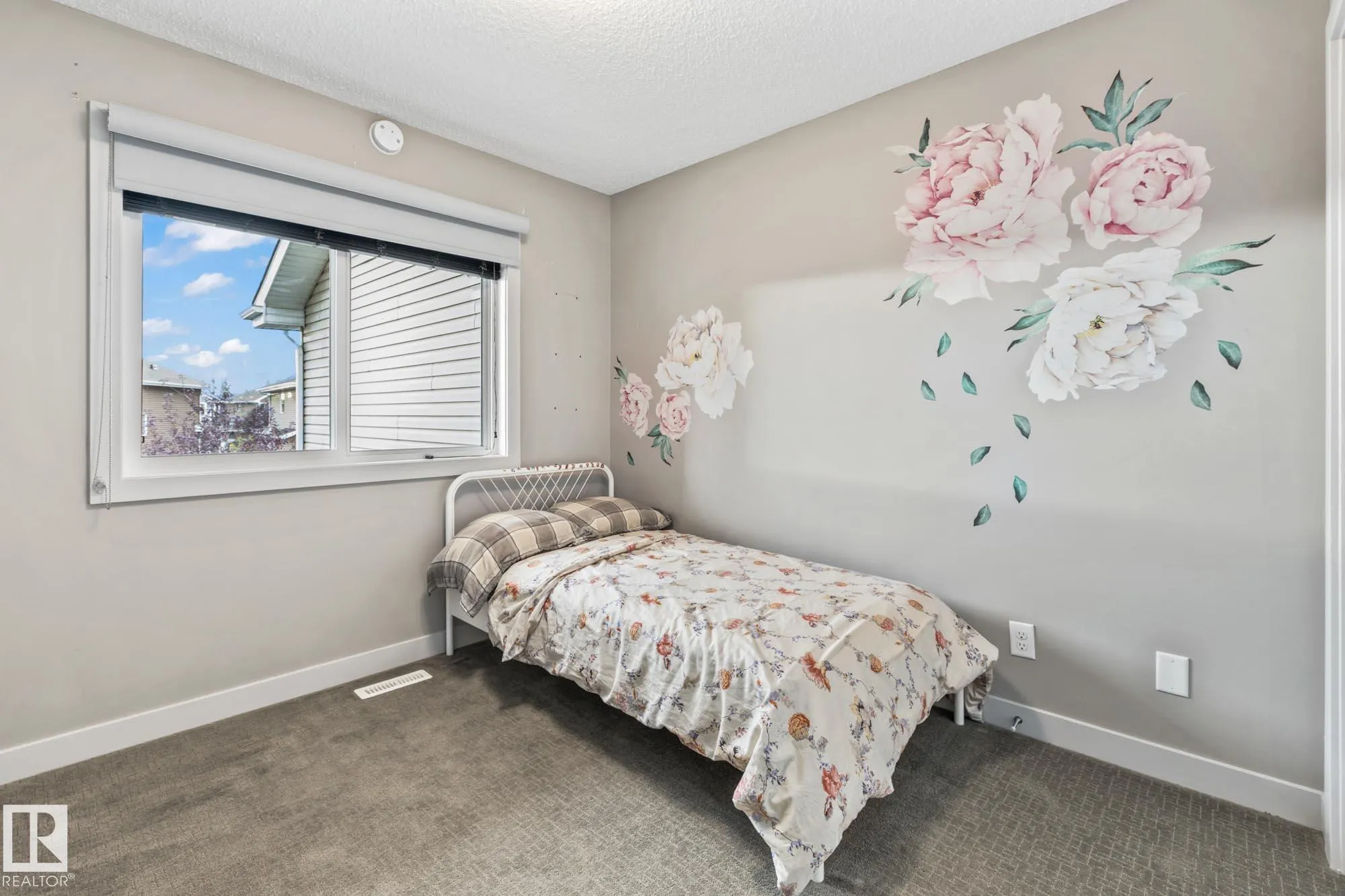 2390 SPARROW Crescent