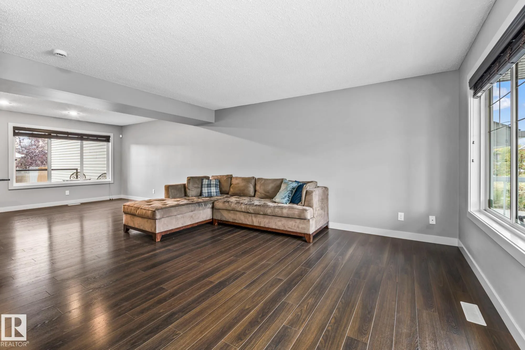 2390 SPARROW Crescent