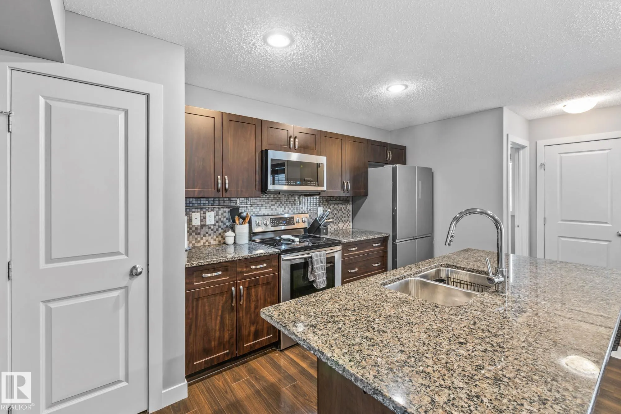 2390 SPARROW Crescent