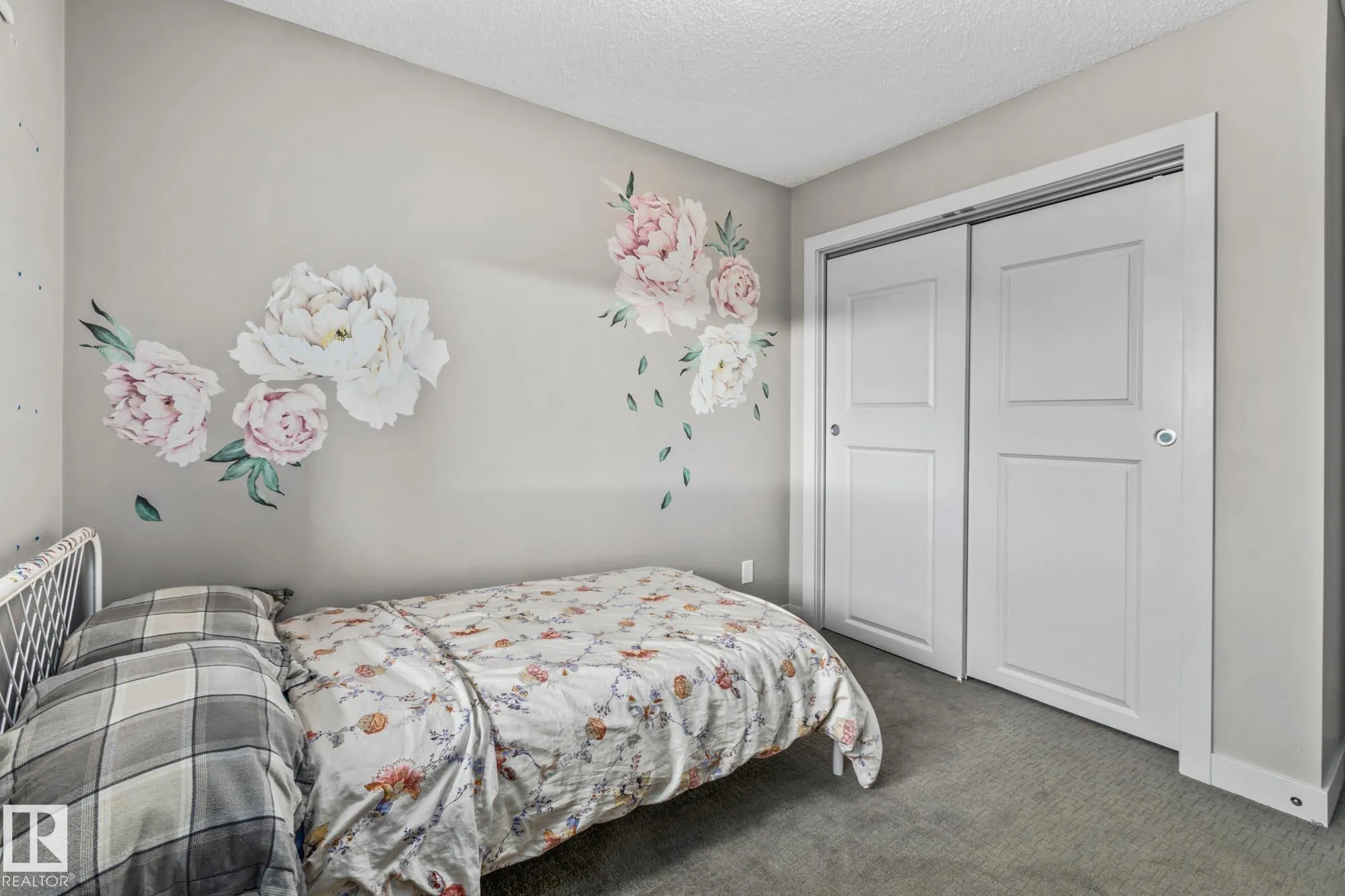 2390 SPARROW Crescent