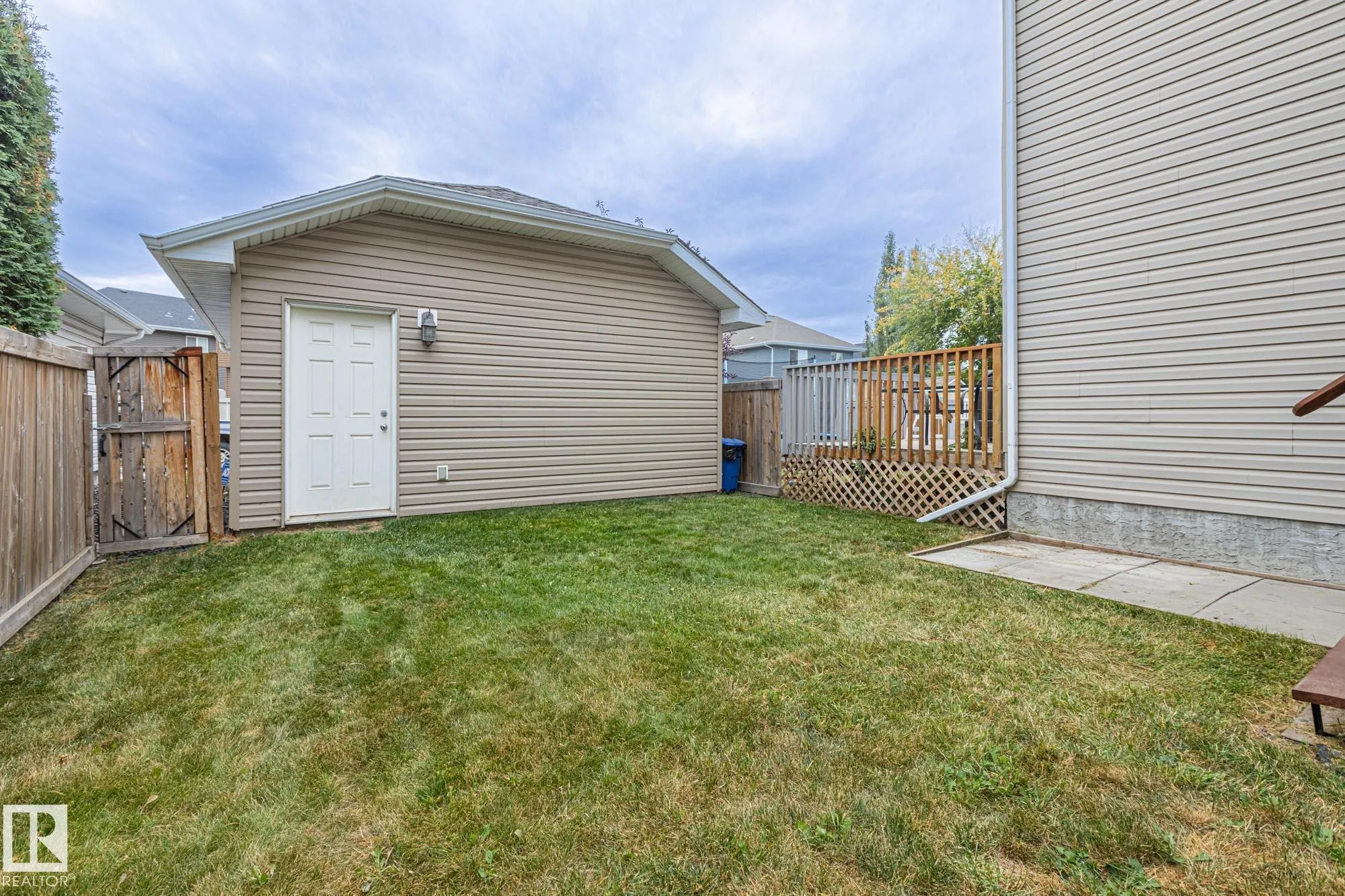2390 SPARROW Crescent