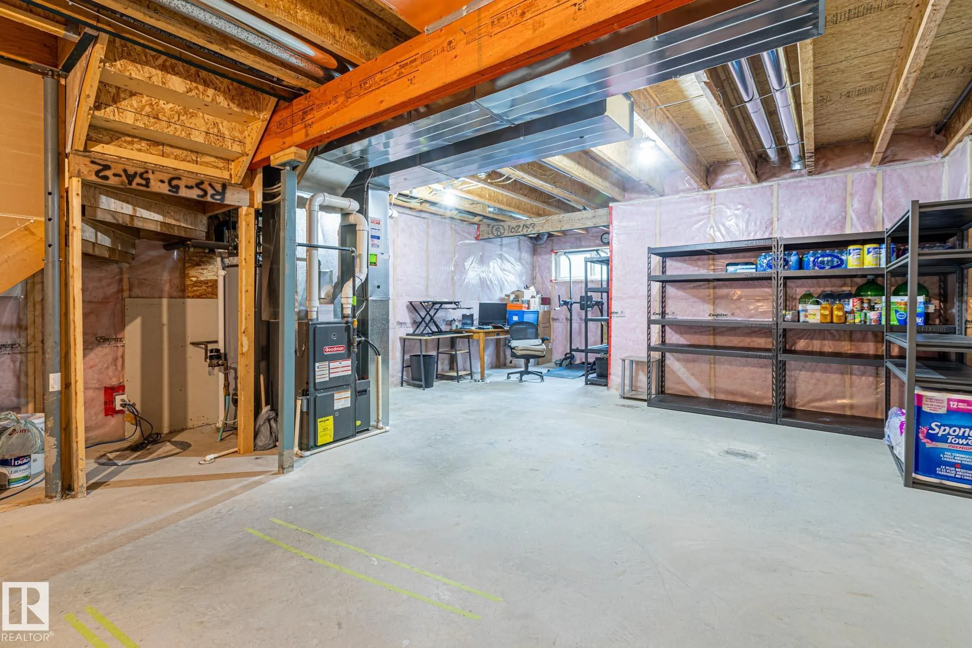 2390 SPARROW Crescent