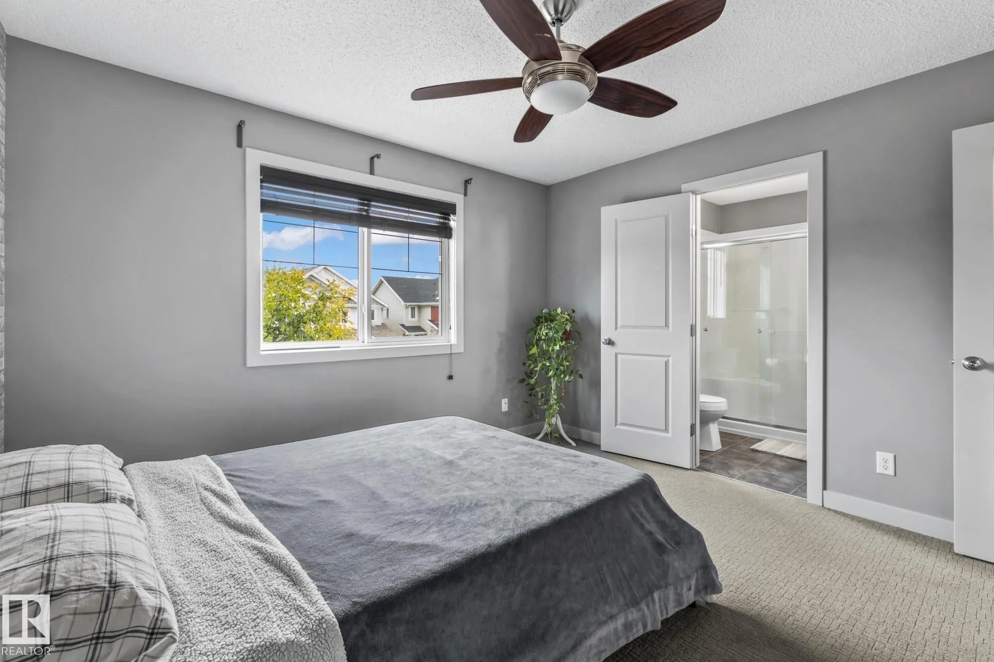 2390 SPARROW Crescent