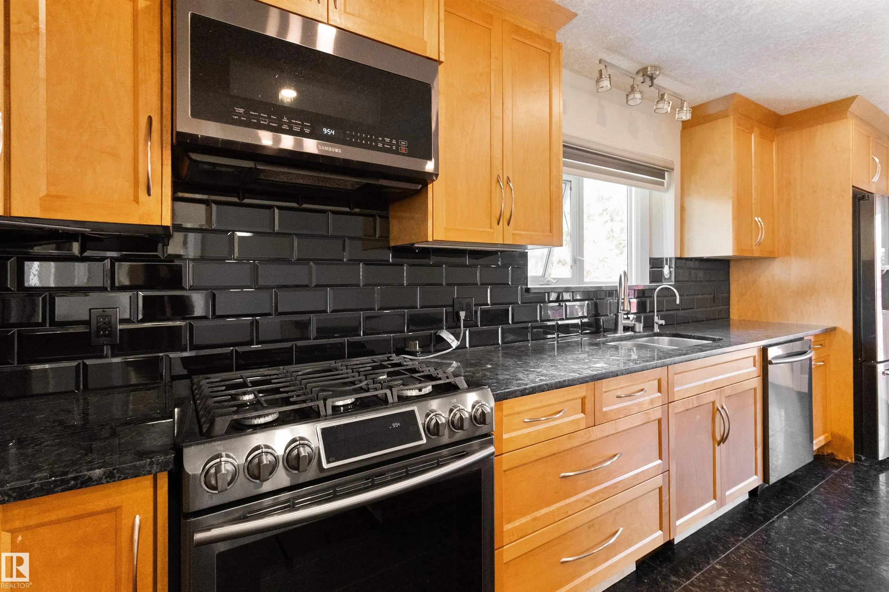 230A 50509 RGE RD 221