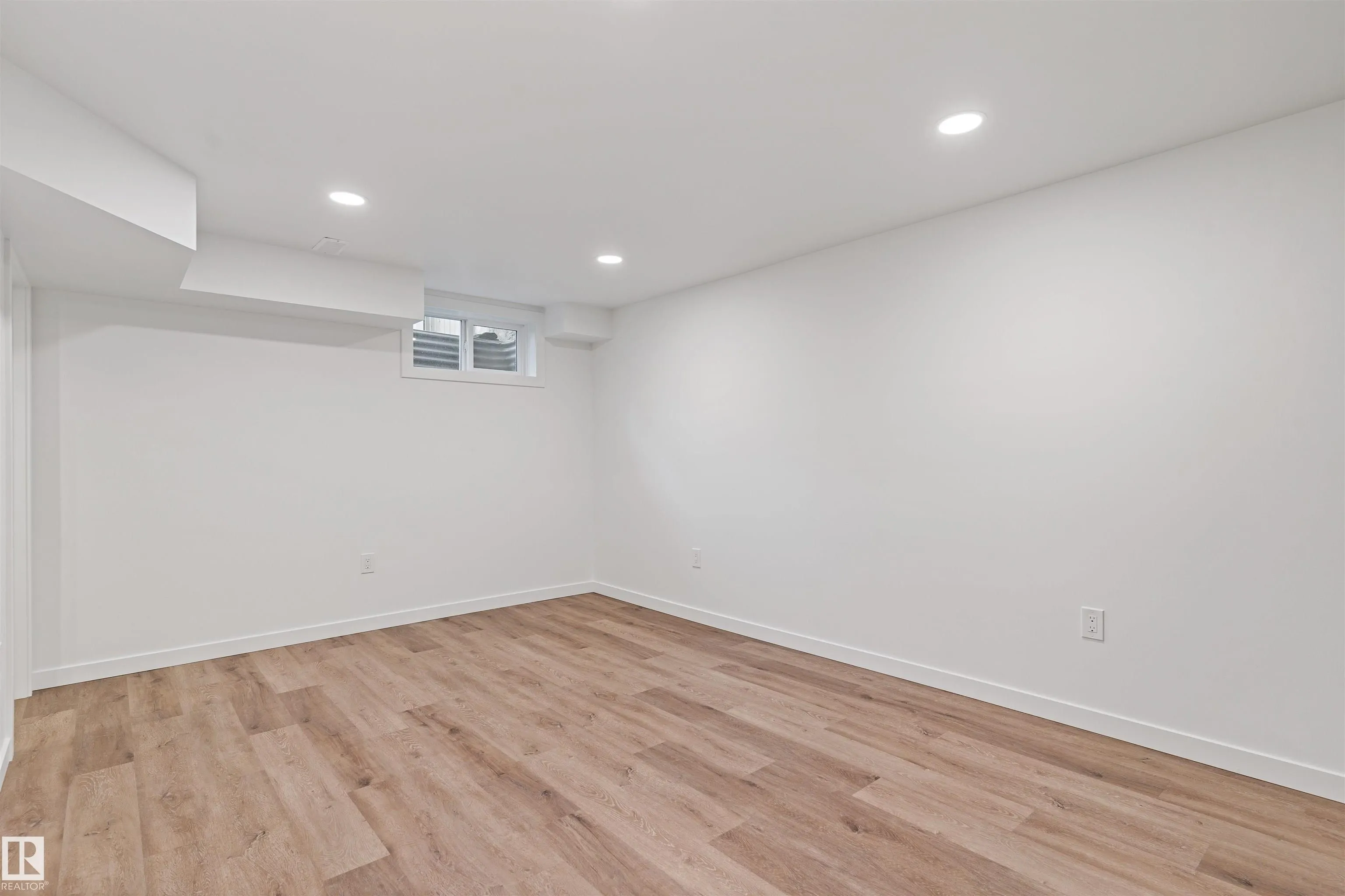 70 AMBERLY Crest