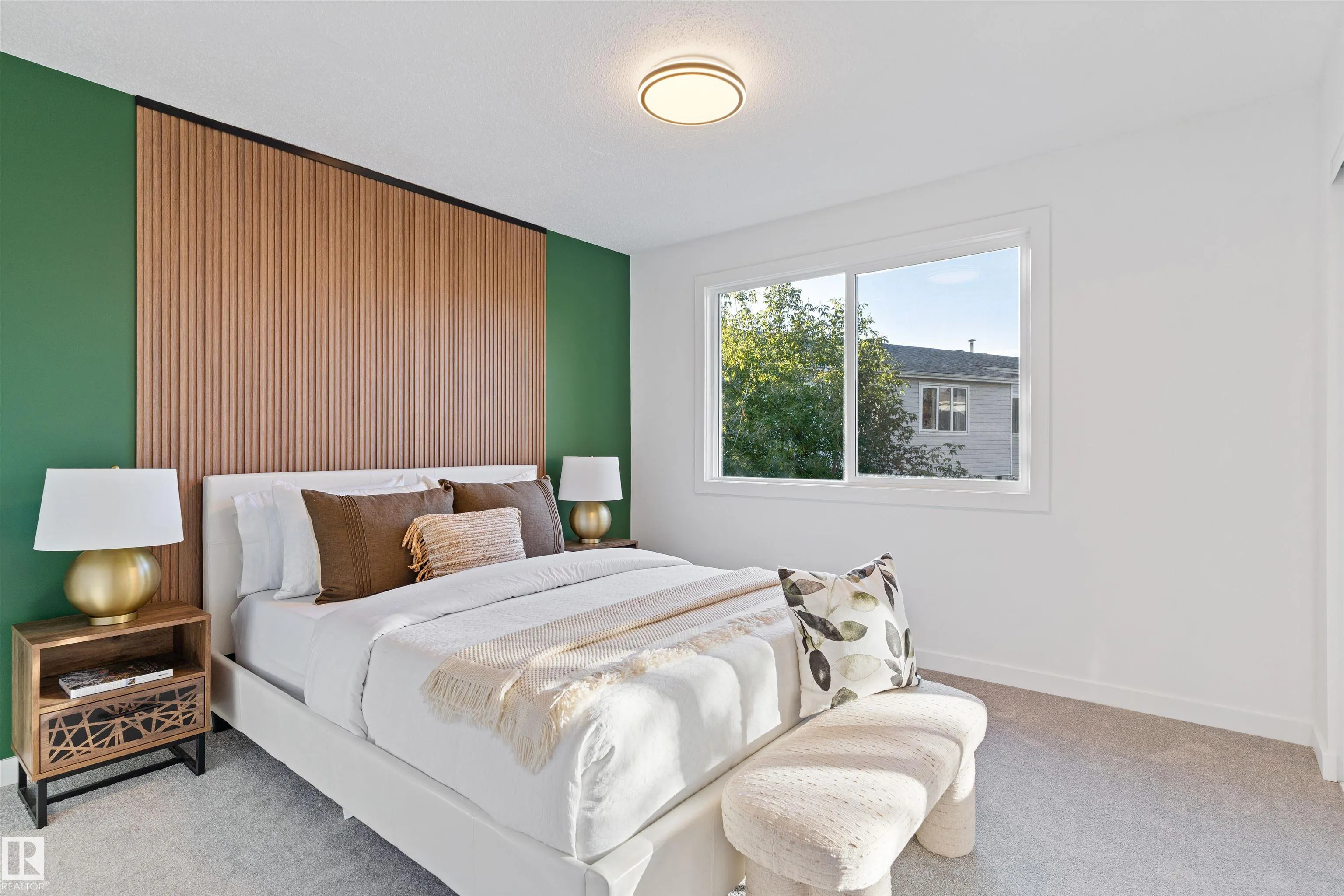 70 AMBERLY Crest