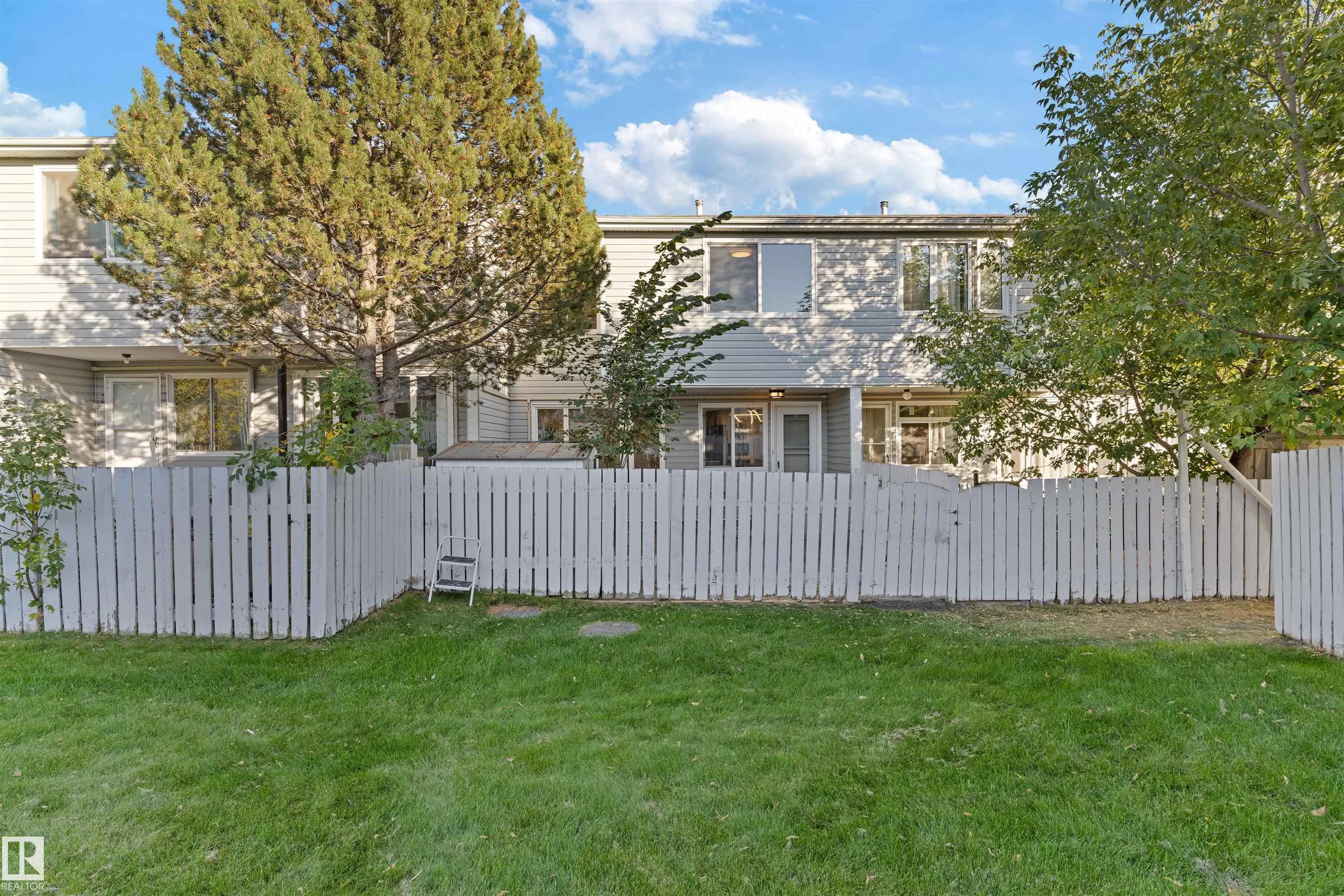 70 AMBERLY Crest