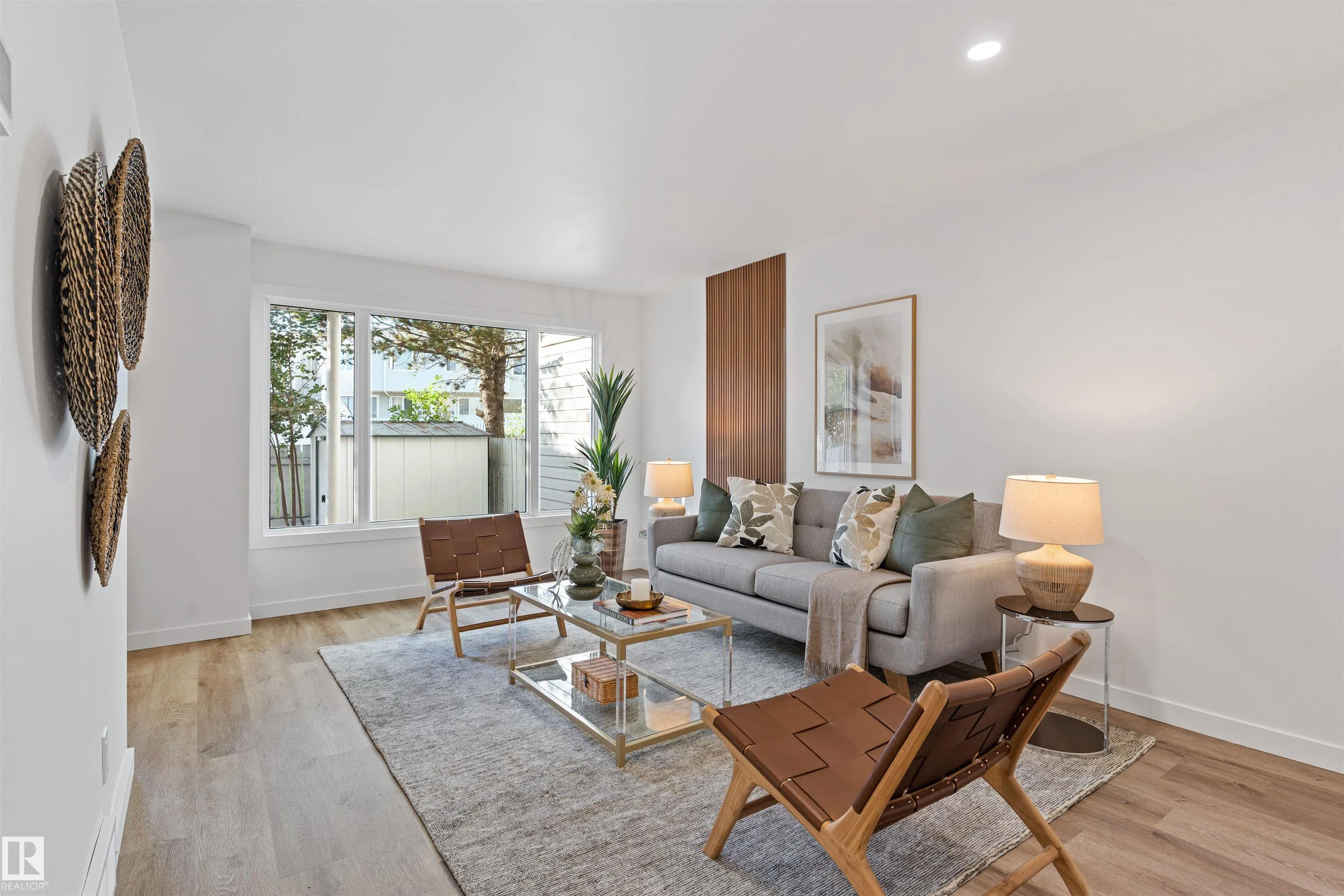 70 AMBERLY Crest