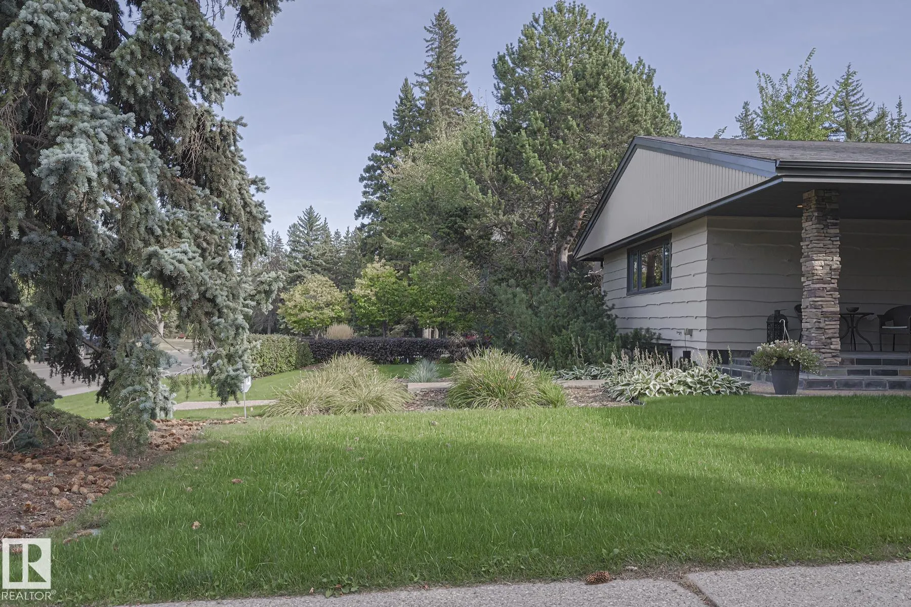 13817 SUMMIT Drive