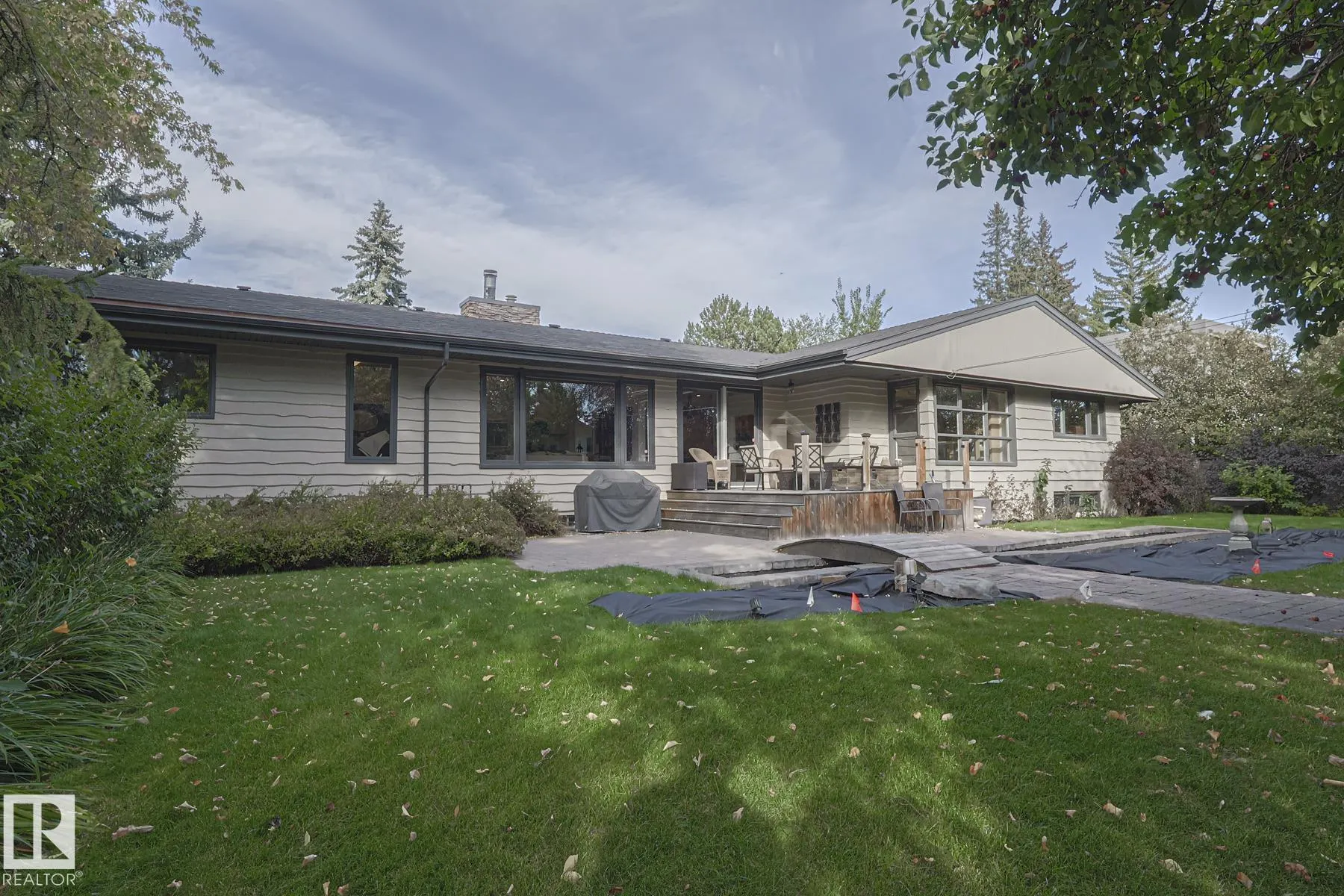 13817 SUMMIT Drive