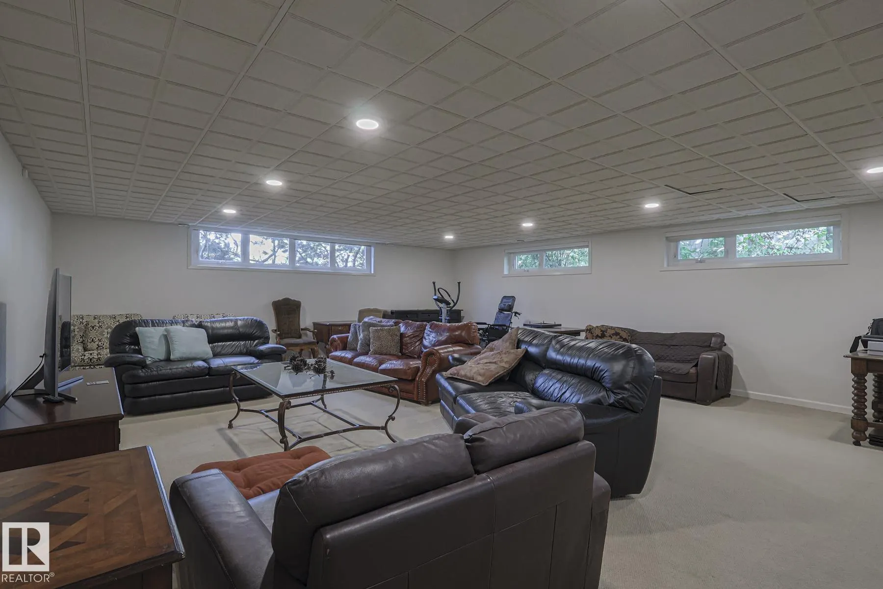 13817 SUMMIT Drive