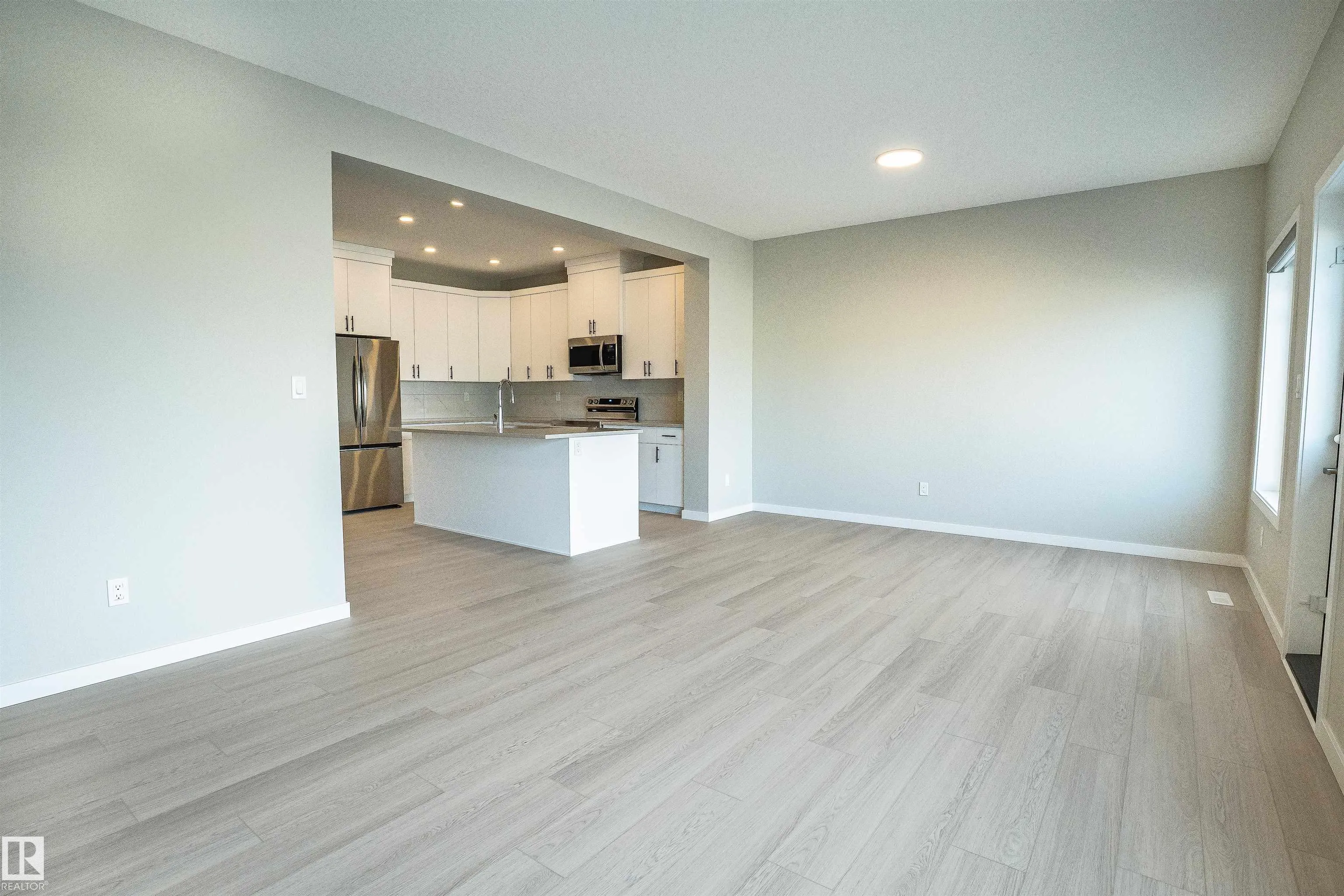 5510 HAWTHORN PASSAGE Passage