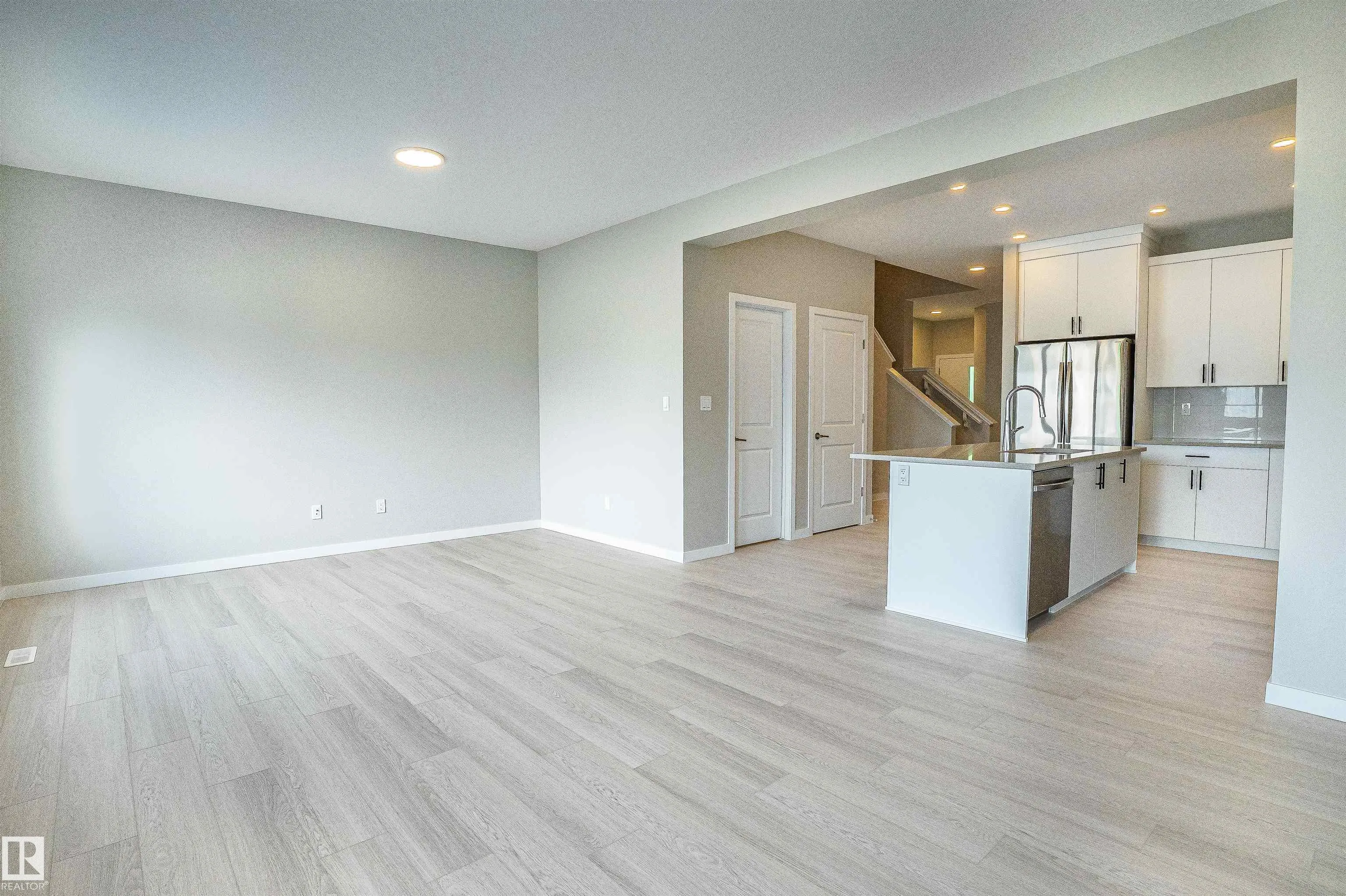 5510 HAWTHORN PASSAGE Passage