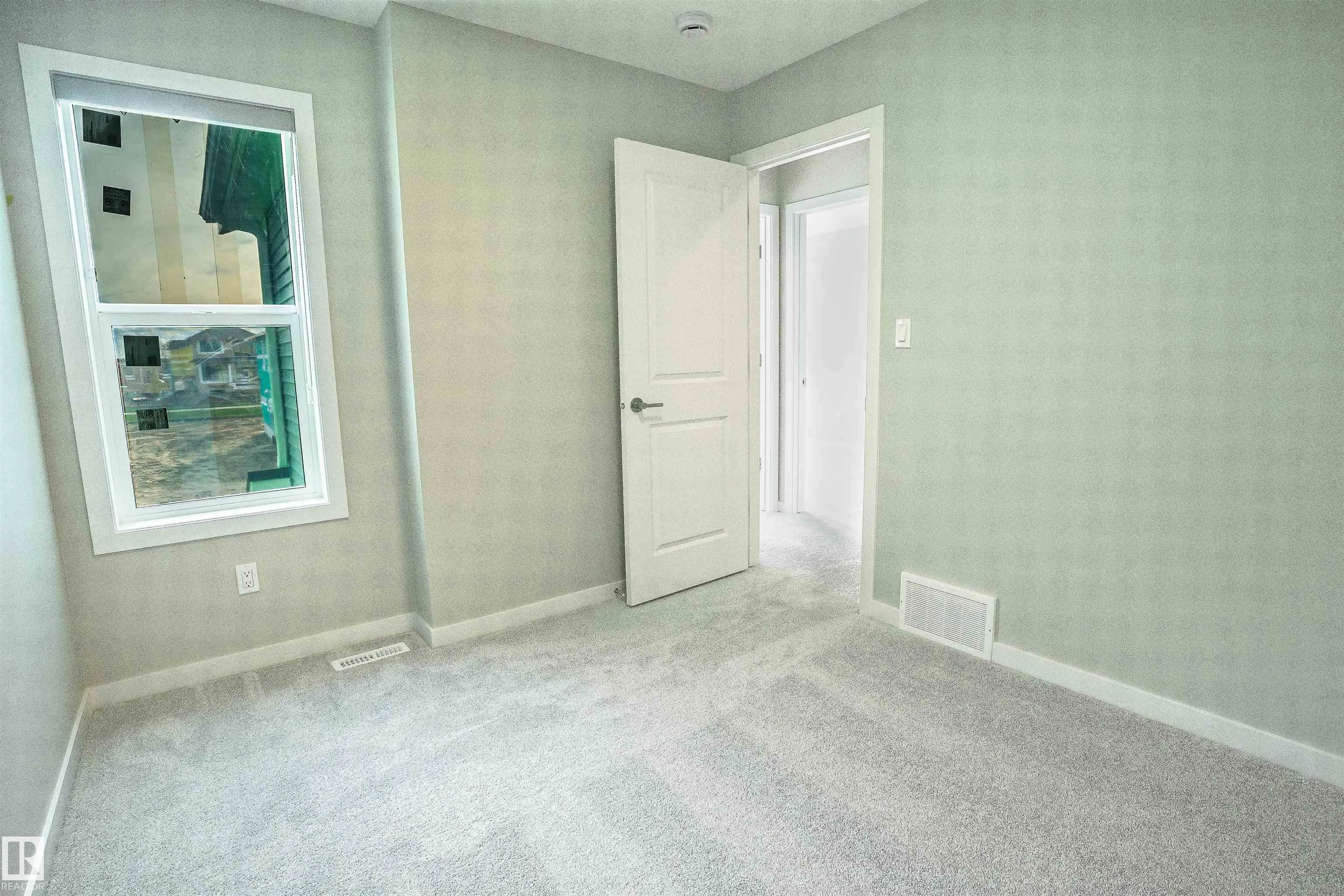 5510 HAWTHORN PASSAGE Passage