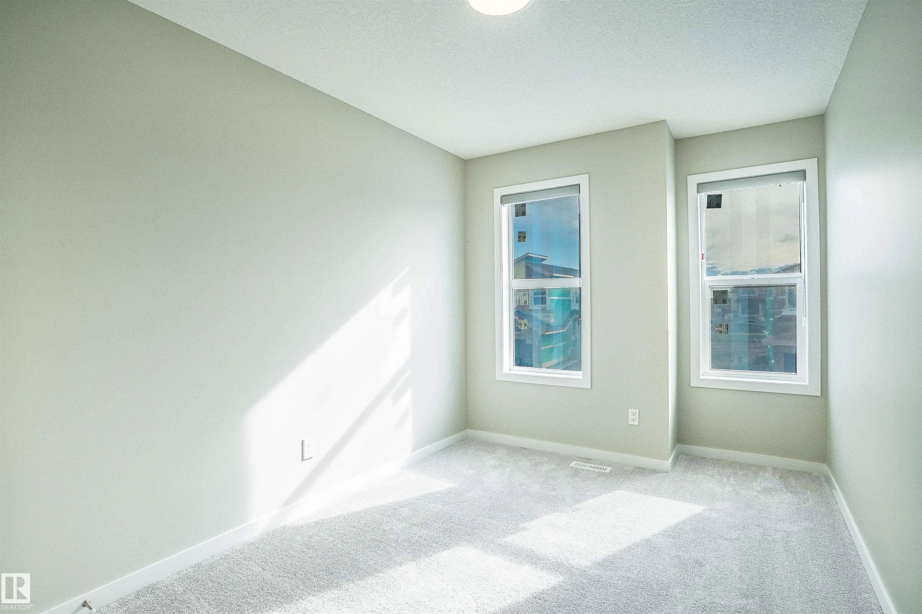 5510 HAWTHORN PASSAGE Passage