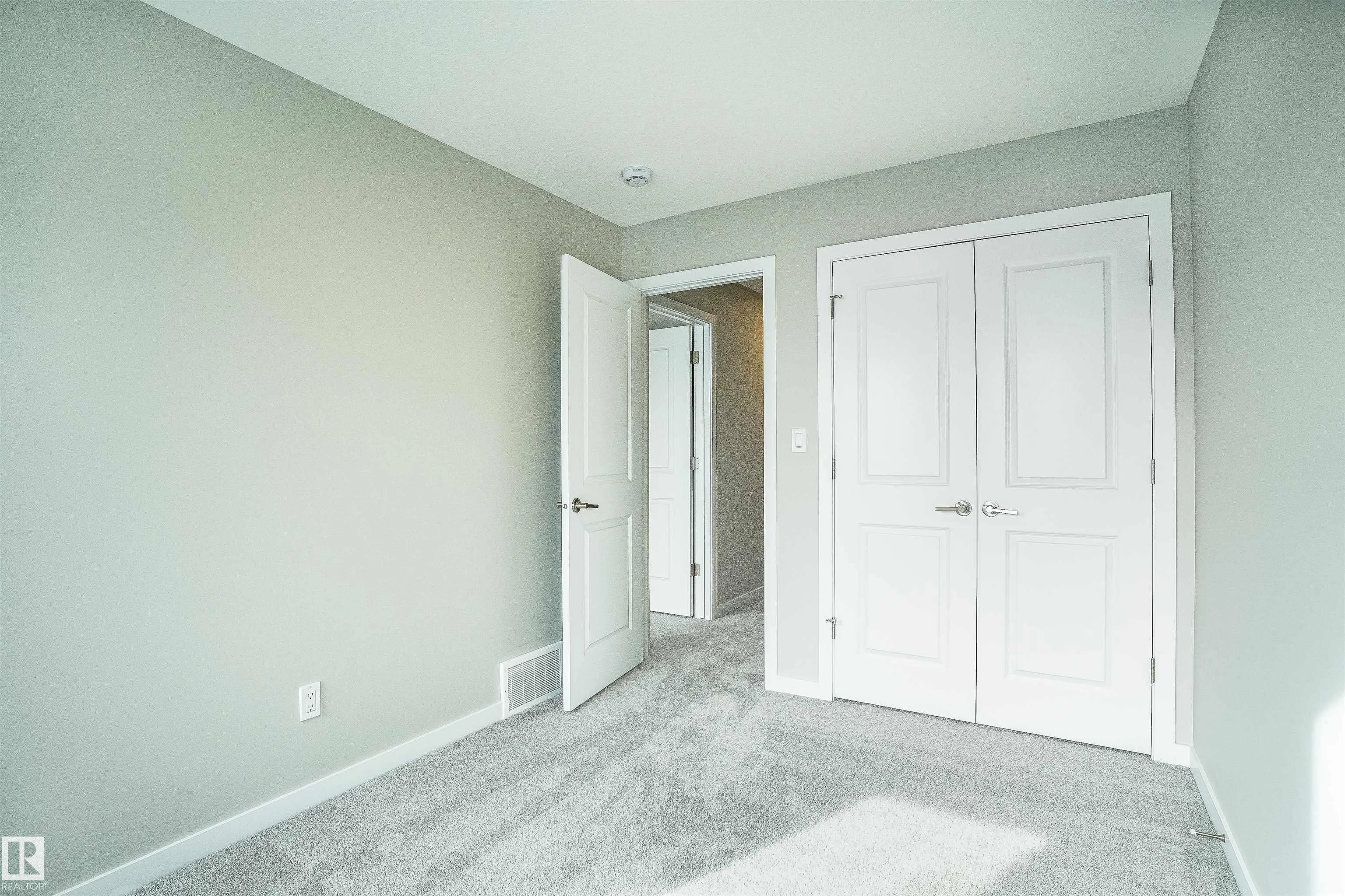 5510 HAWTHORN PASSAGE Passage