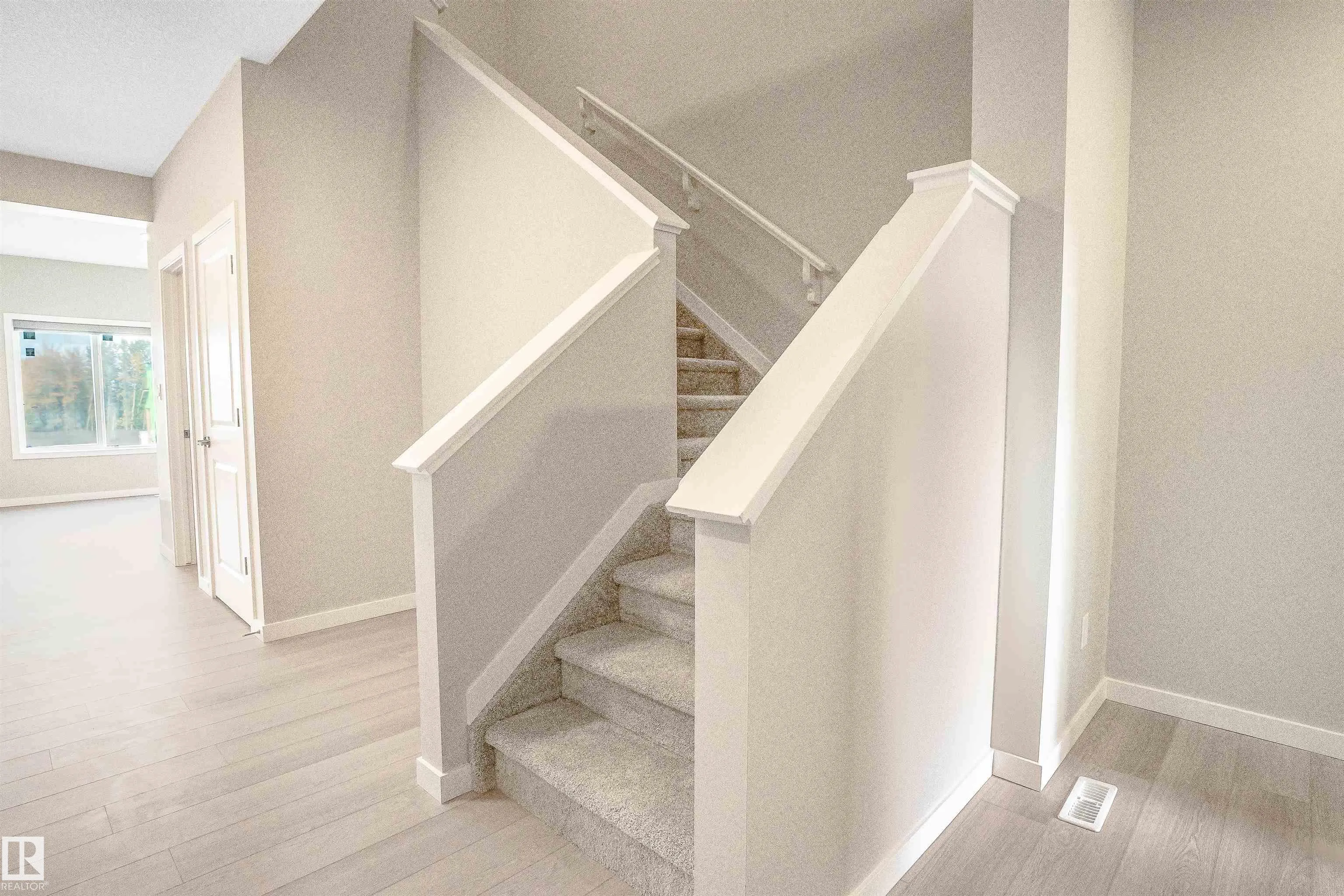 5510 HAWTHORN PASSAGE Passage