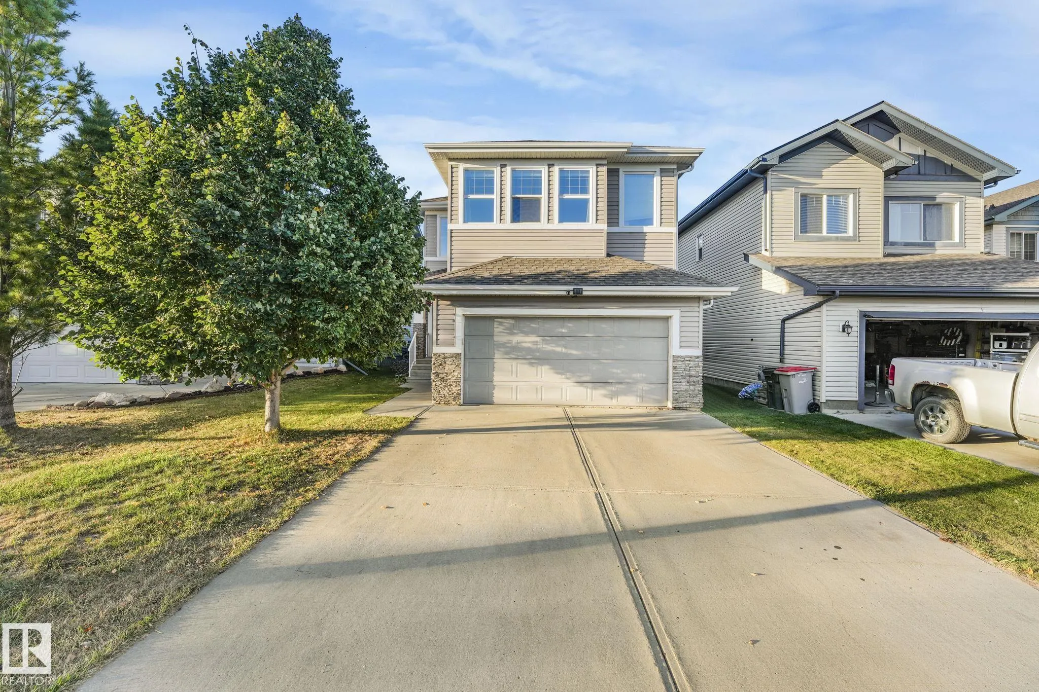 209 SILVERSTONE Crescent
