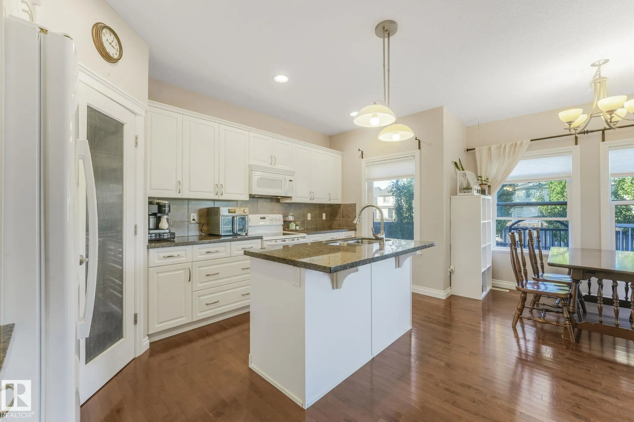 209 SILVERSTONE Crescent