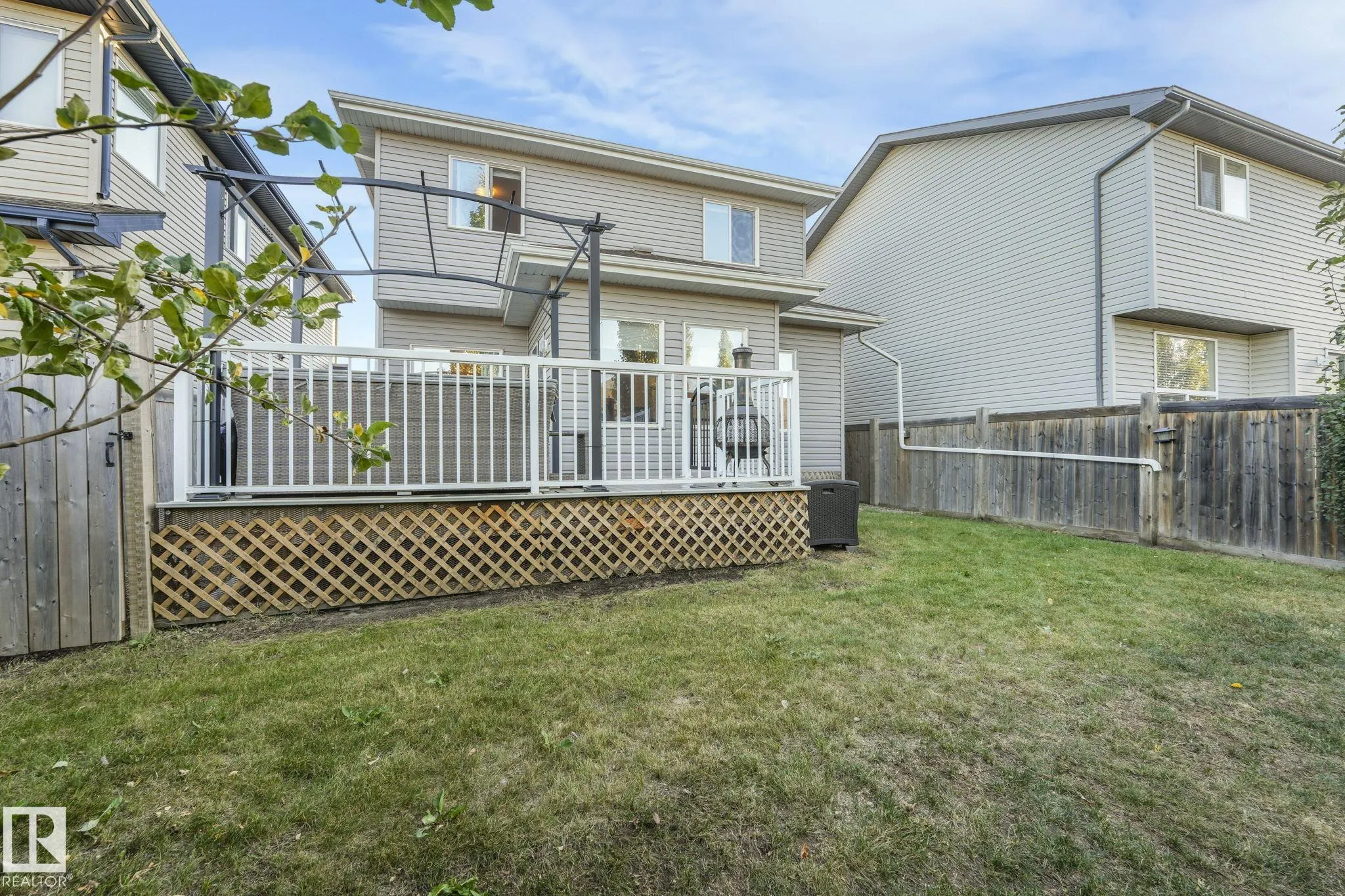 209 SILVERSTONE Crescent