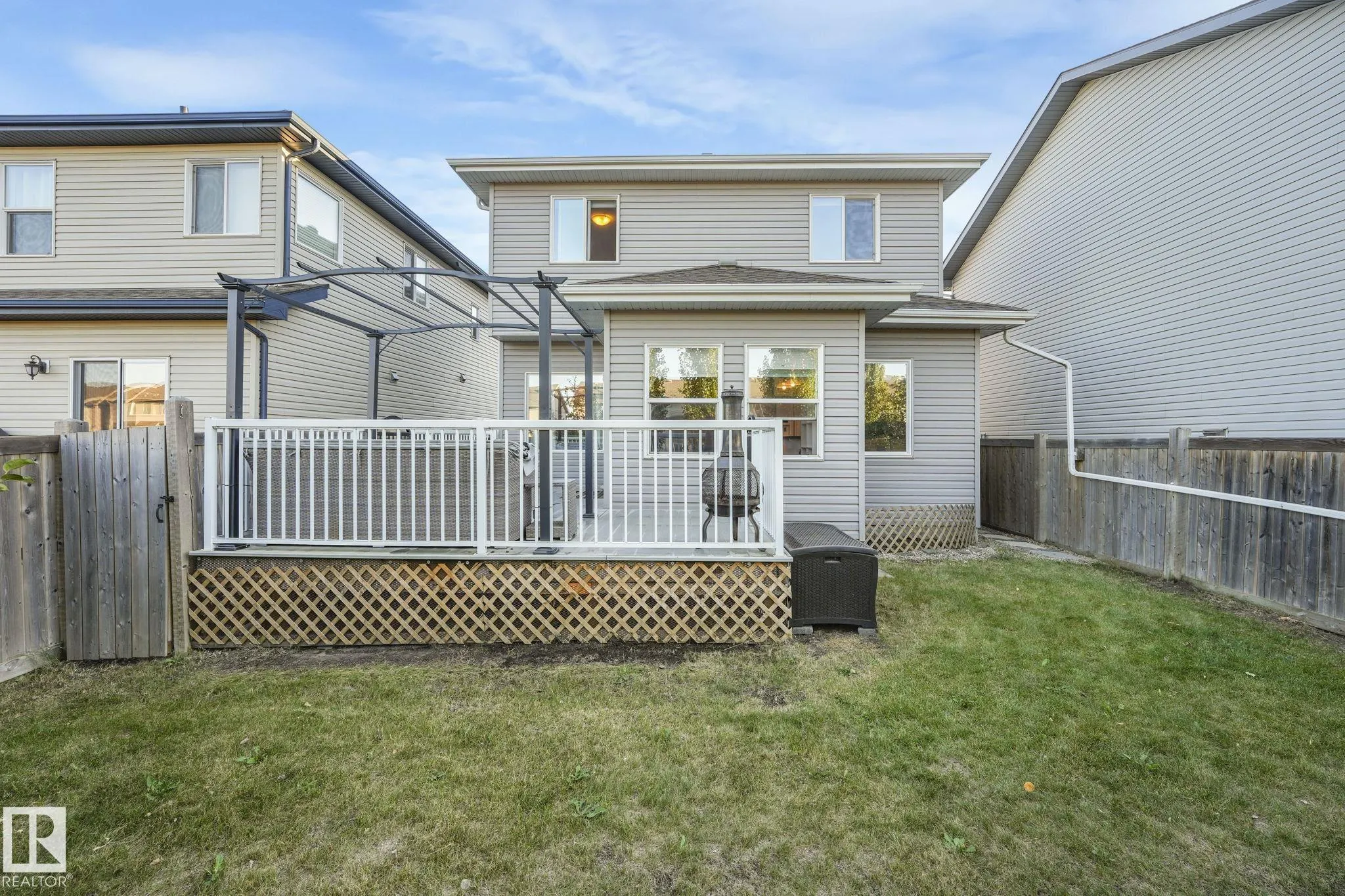 209 SILVERSTONE Crescent