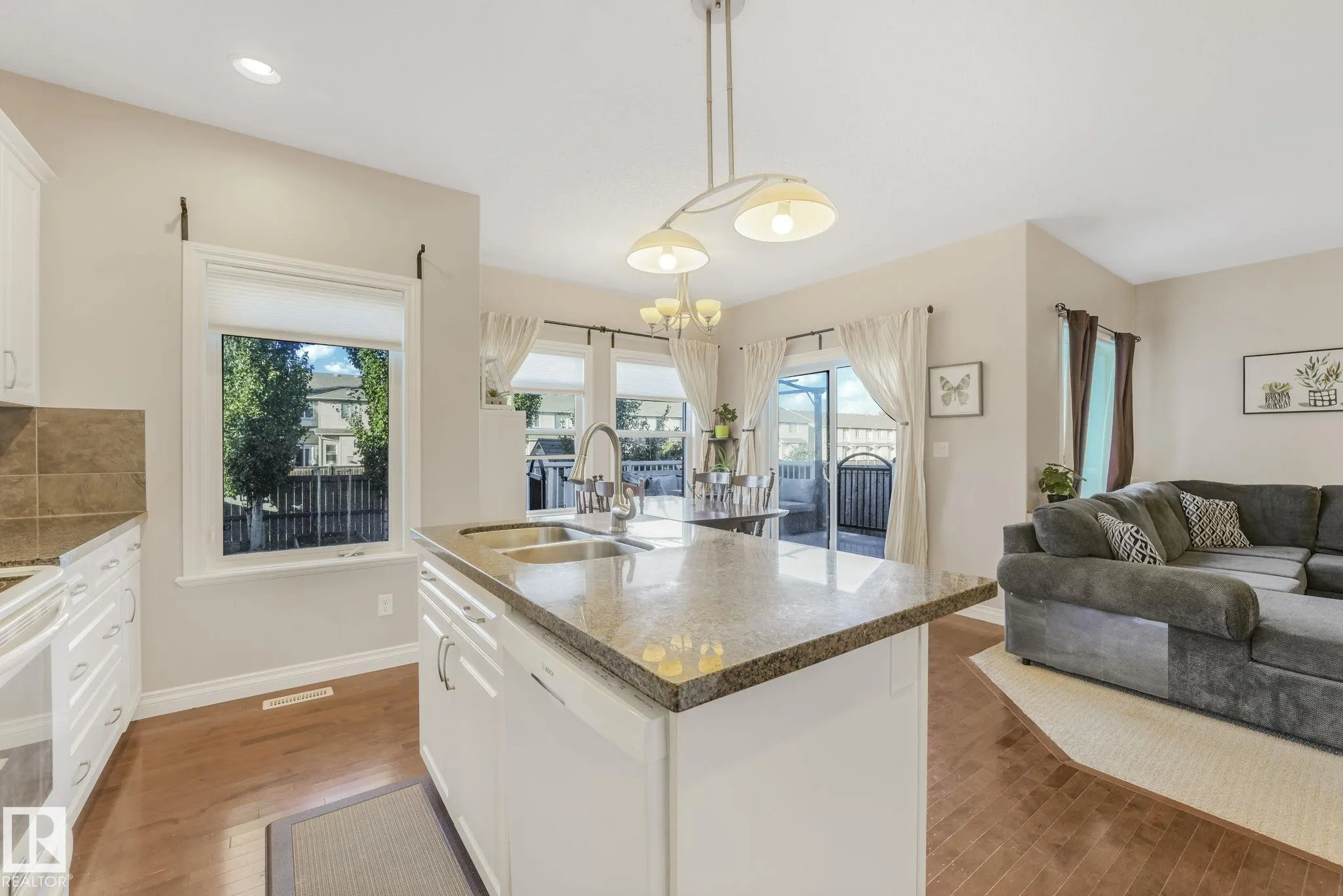 209 SILVERSTONE Crescent