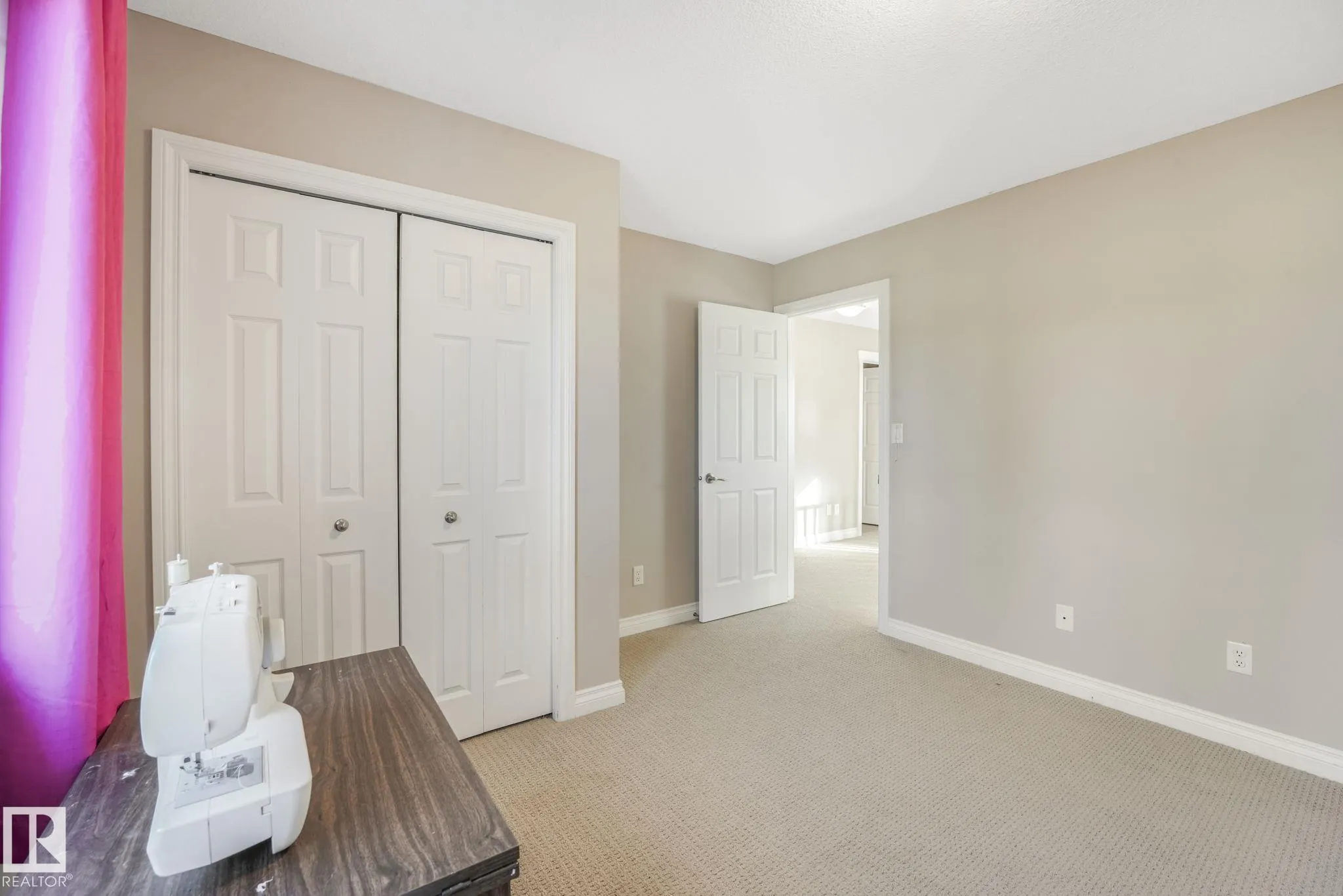 209 SILVERSTONE Crescent