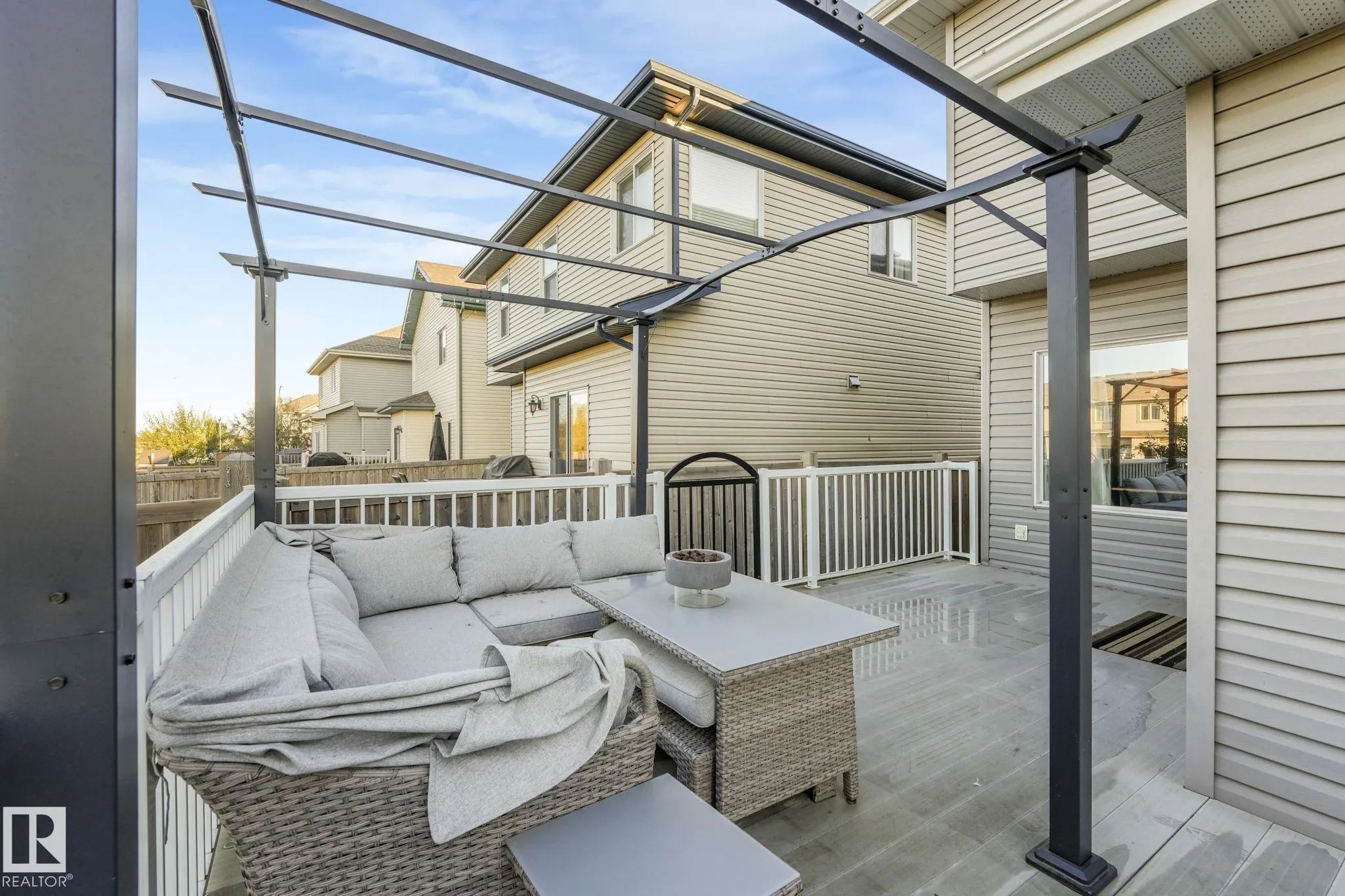 209 SILVERSTONE Crescent