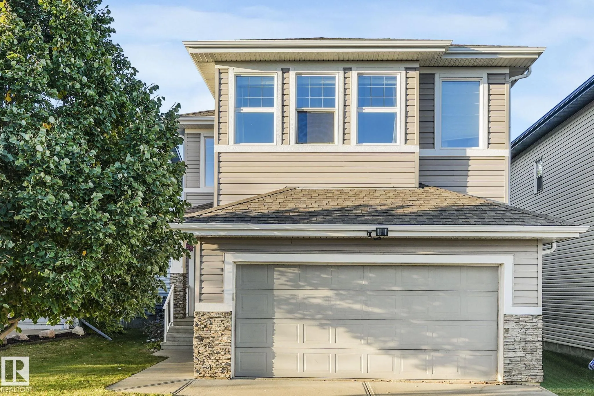 209 SILVERSTONE Crescent