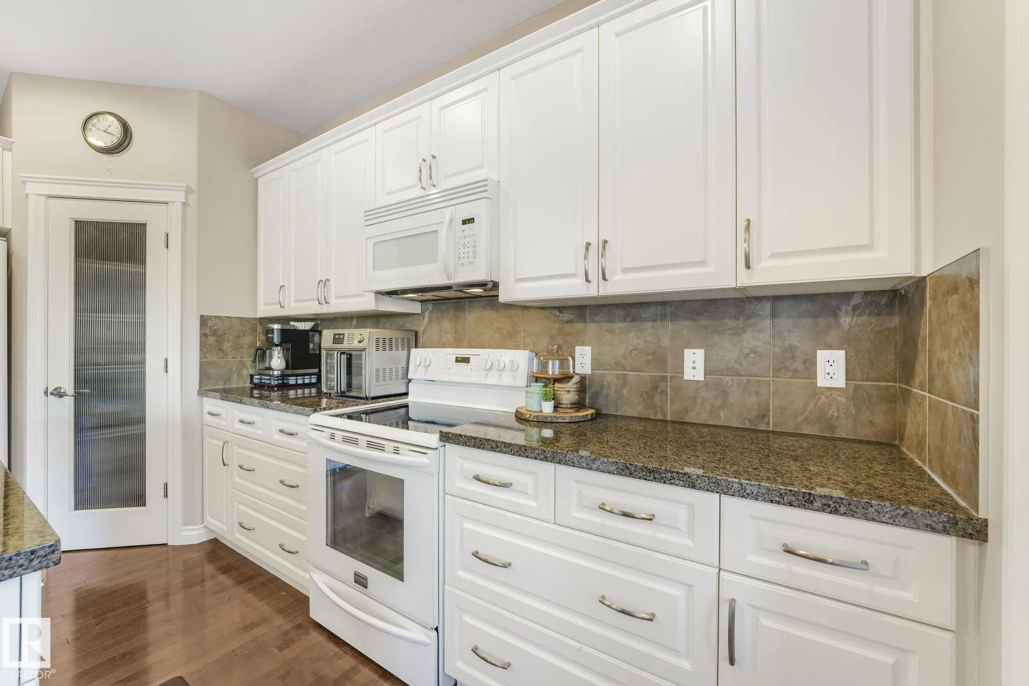 209 SILVERSTONE Crescent