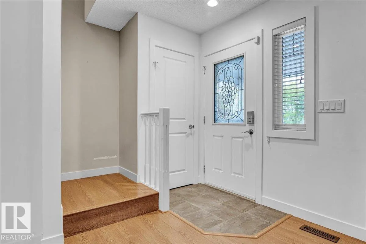 1380 STARLING Drive