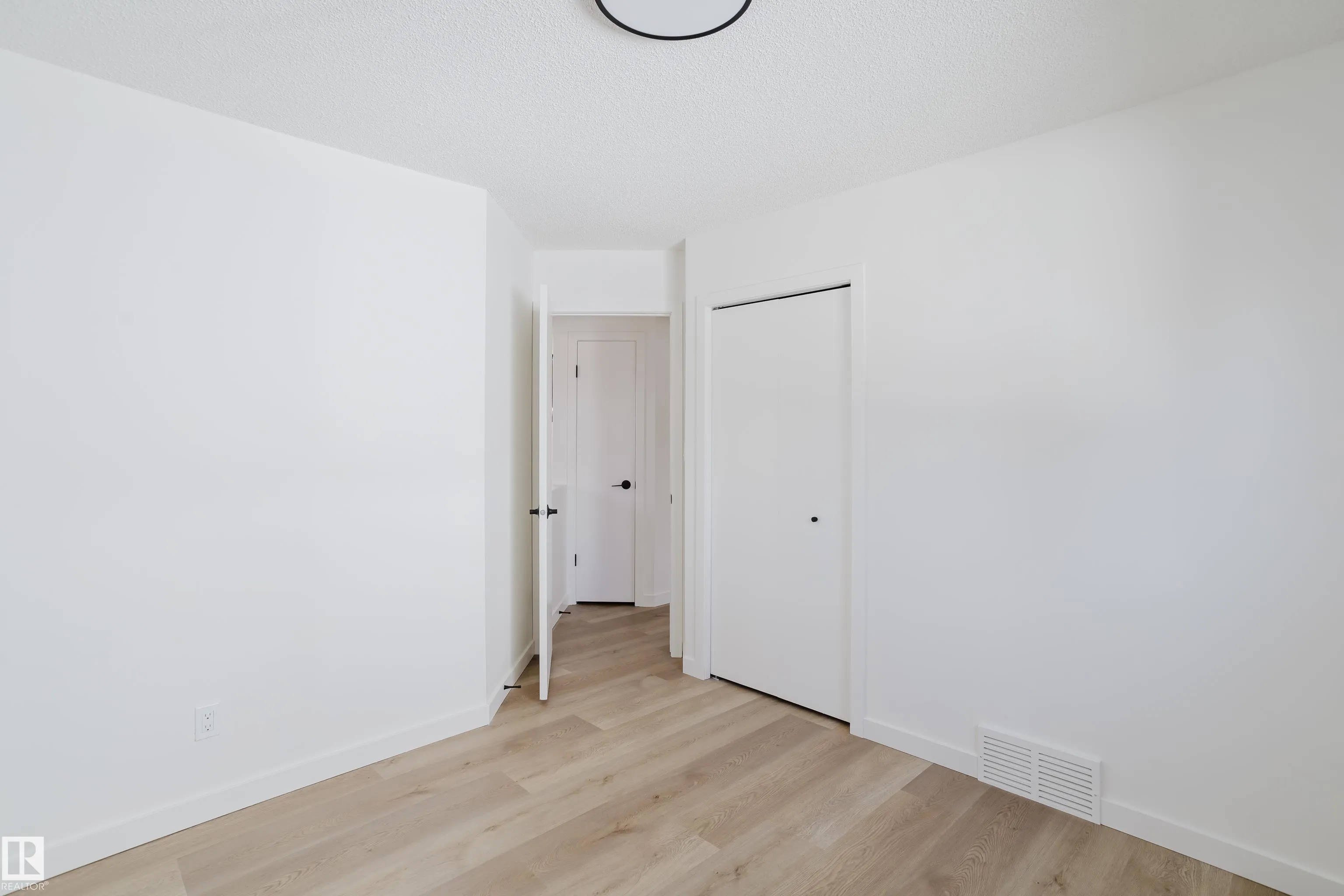 15504 133 Street